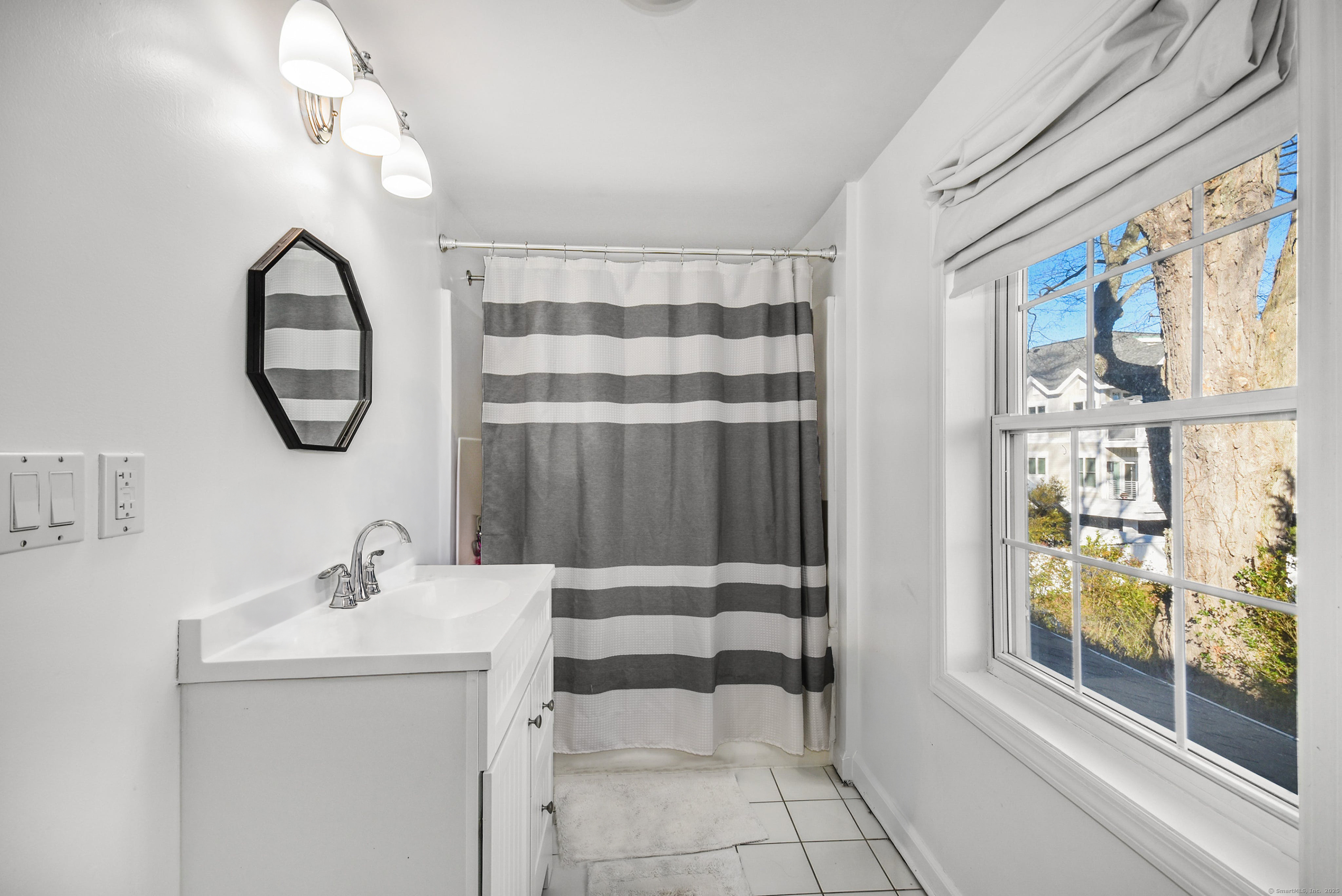60 East, New Canaan, Connecticut 06840