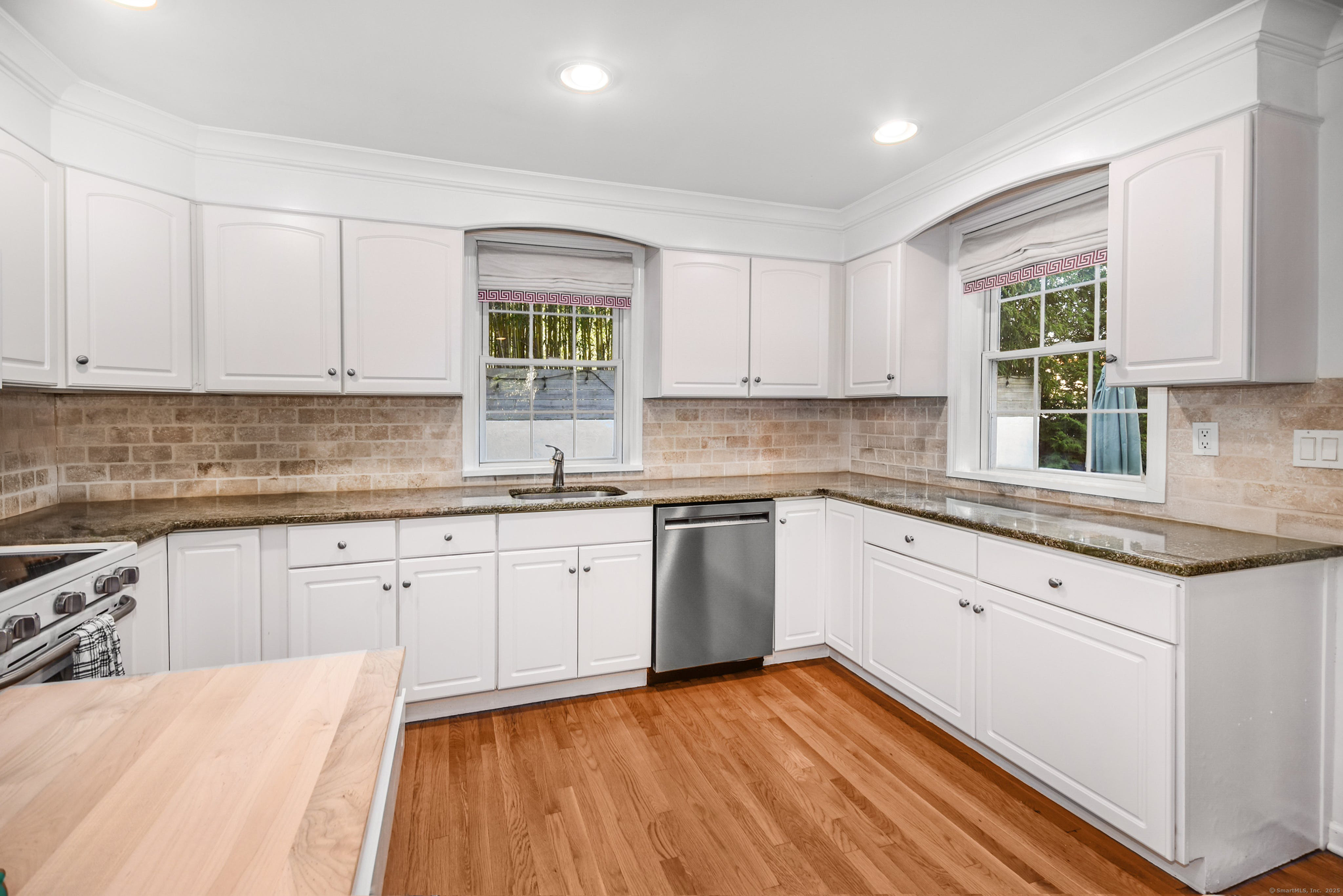 60 East, New Canaan, Connecticut 06840