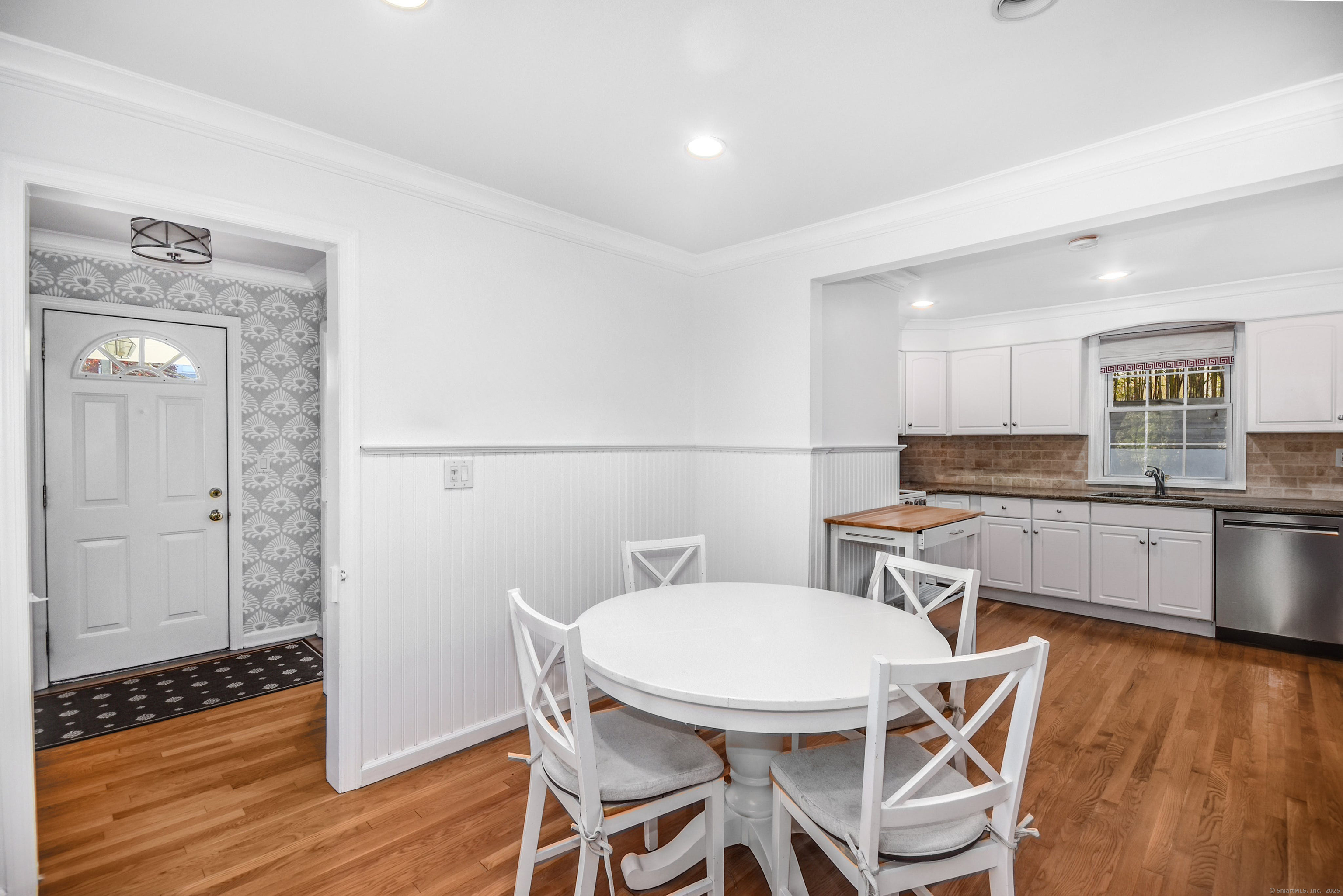 60 East, New Canaan, Connecticut 06840