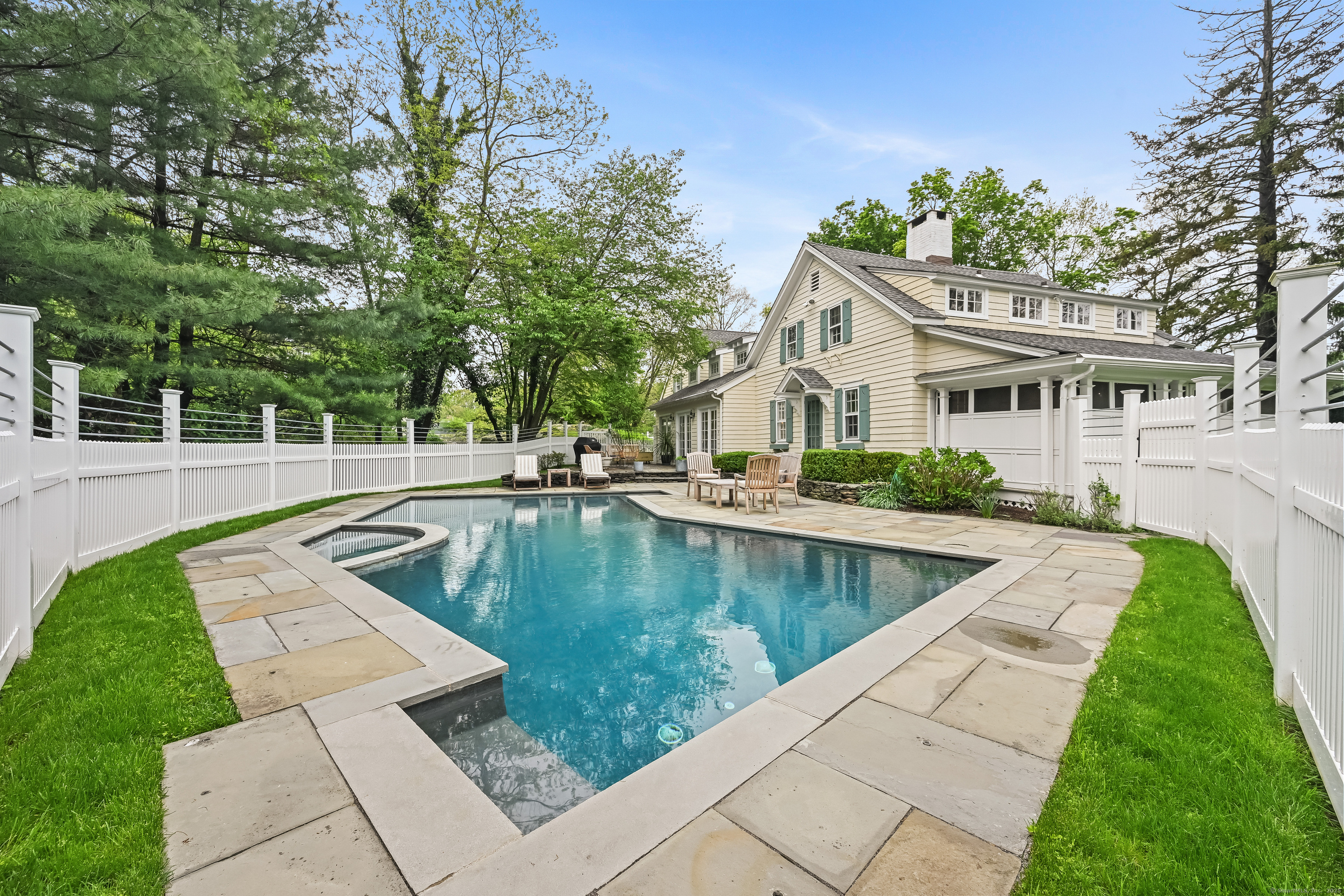 19 Hilltop, Norwalk, Connecticut 06854
