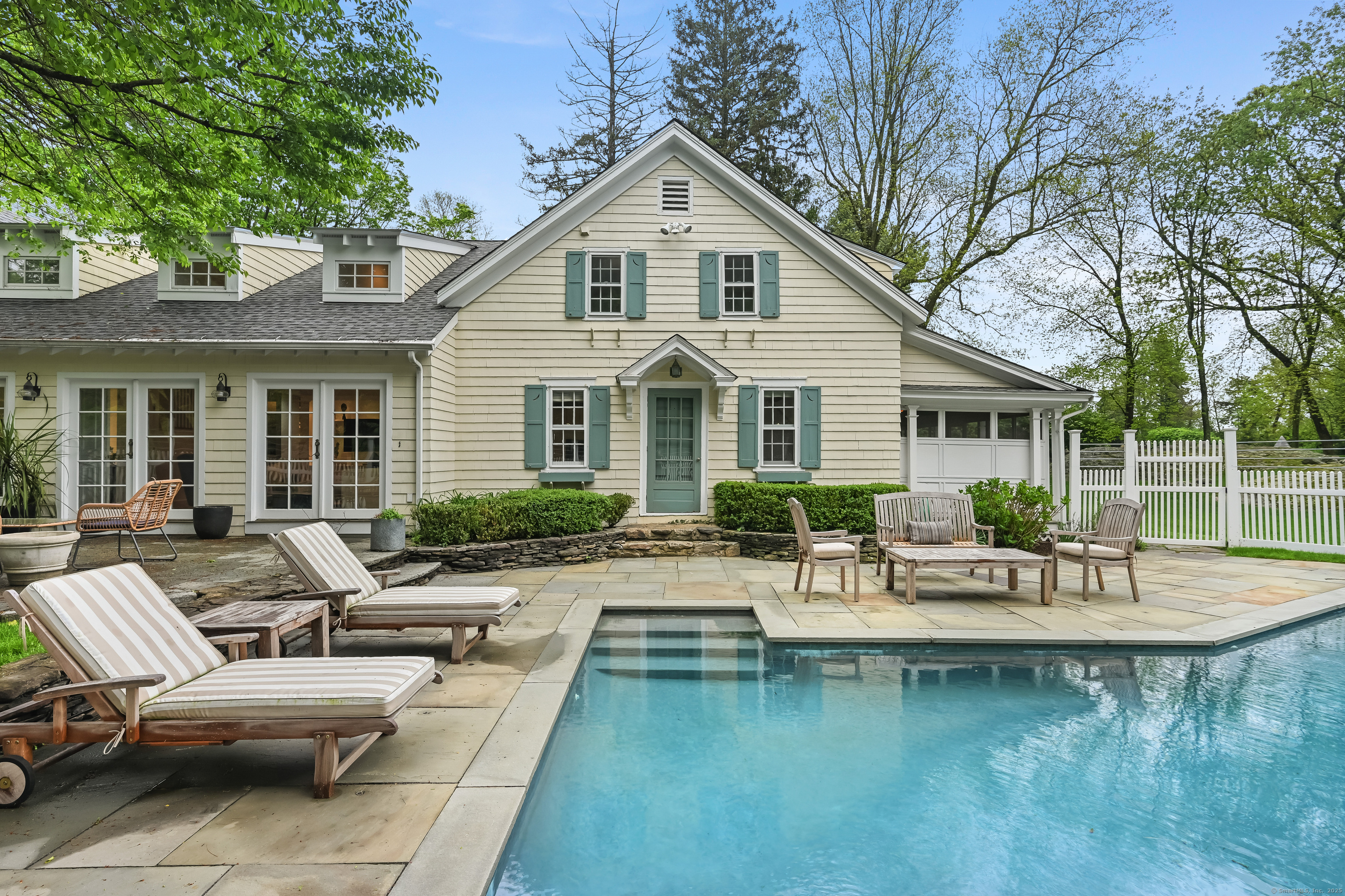 19 Hilltop, Norwalk, Connecticut 06854
