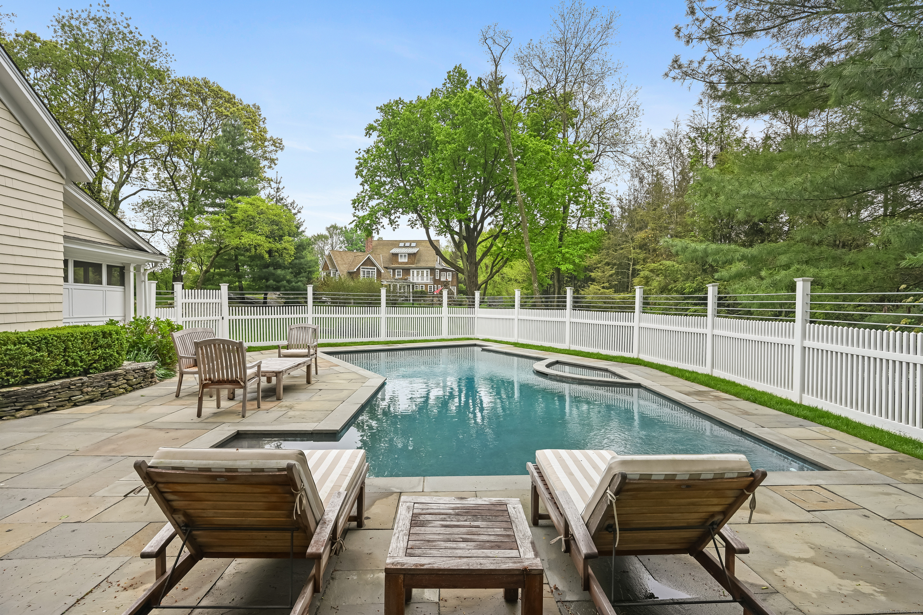 19 Hilltop, Norwalk, Connecticut 06854