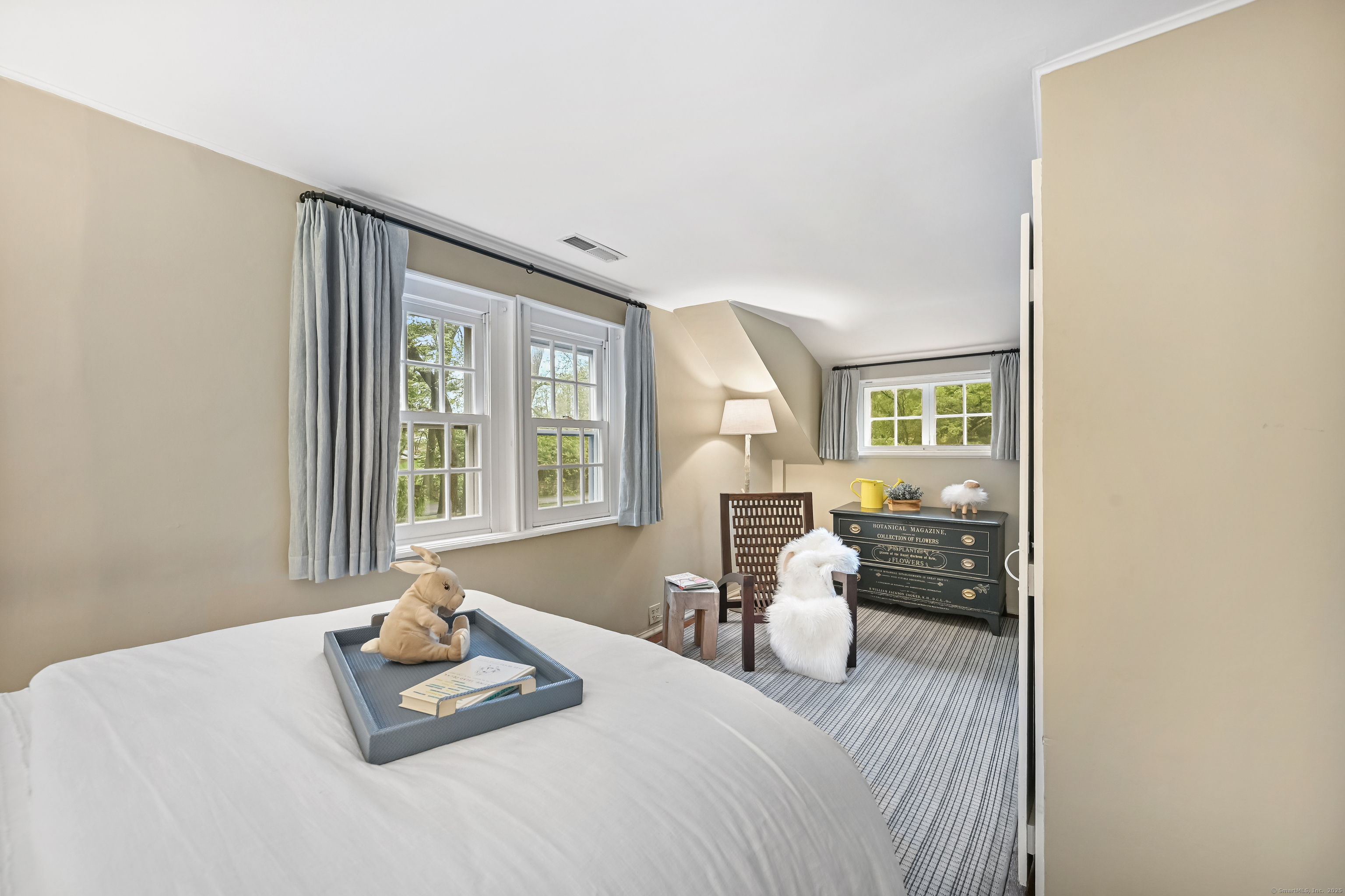 19 Hilltop, Norwalk, Connecticut 06854