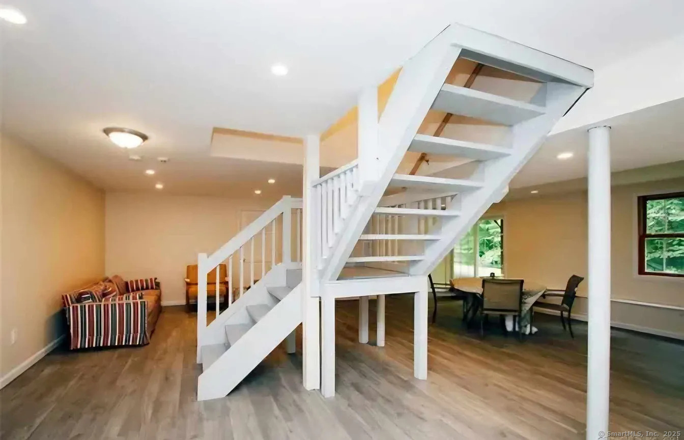 6 Chatterton, Hamden, Connecticut 06518
