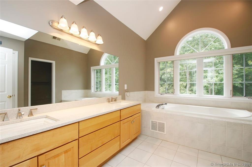 6 Chatterton, Hamden, Connecticut 06518