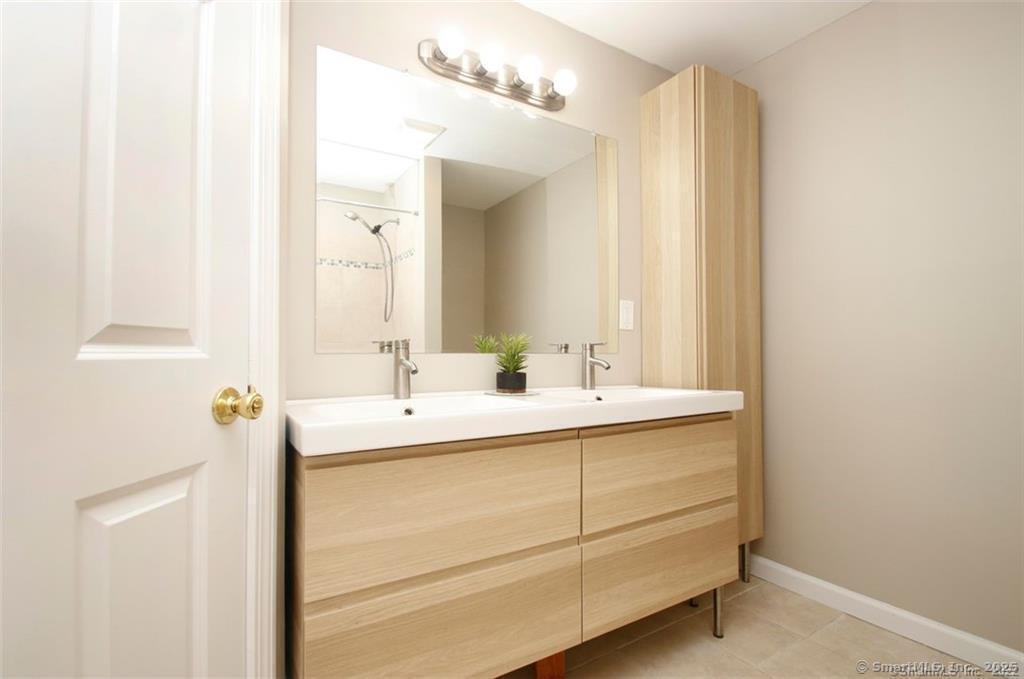 6 Chatterton, Hamden, Connecticut 06518