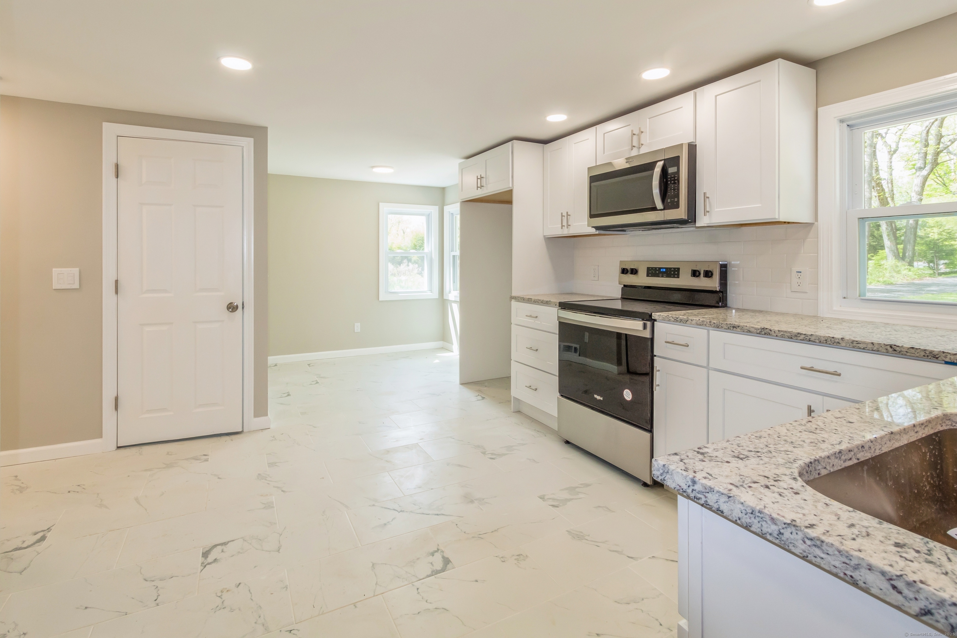 13 Jeanette, Monroe, Connecticut 06468
