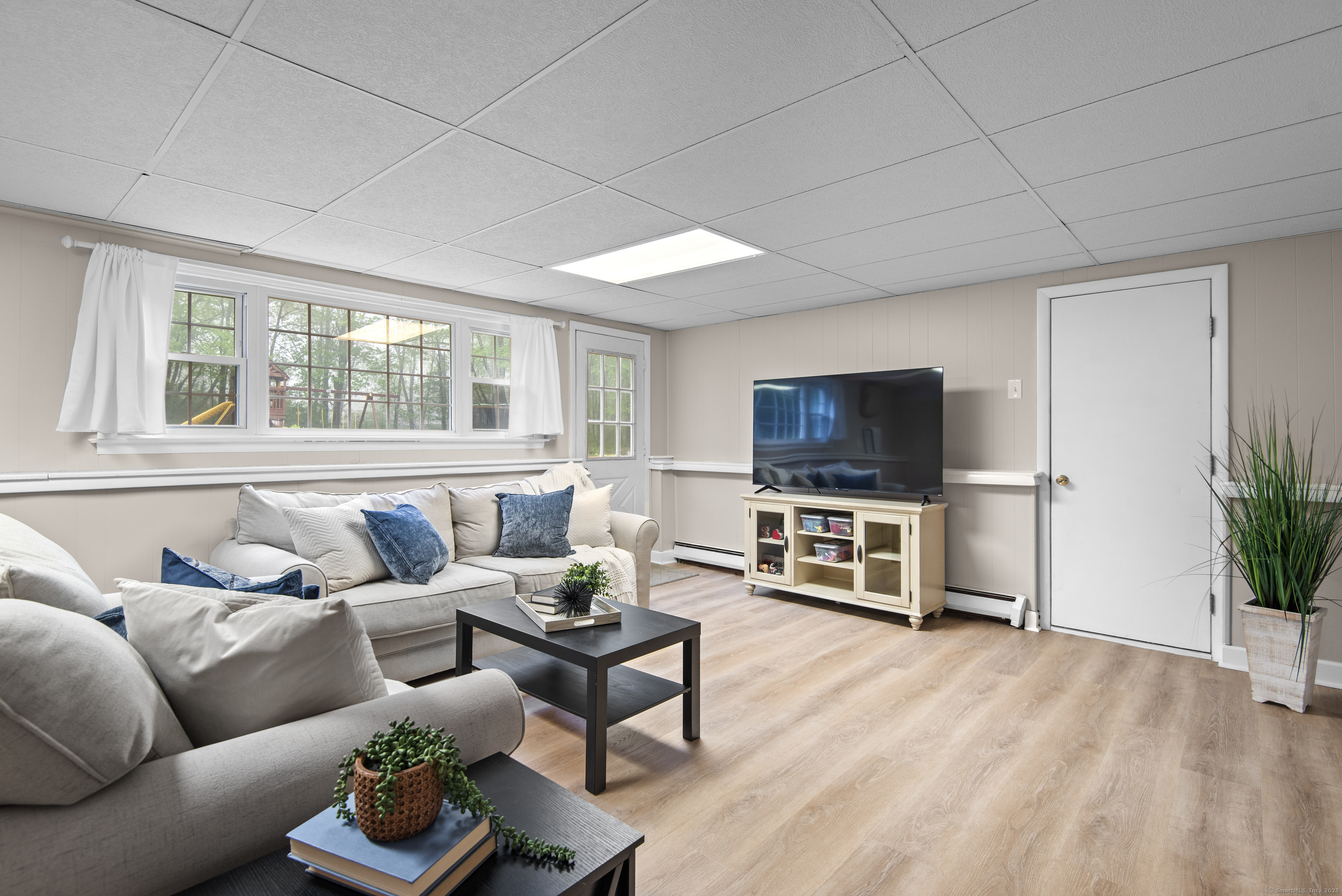 10 Paugusett, Newtown, Connecticut 06482