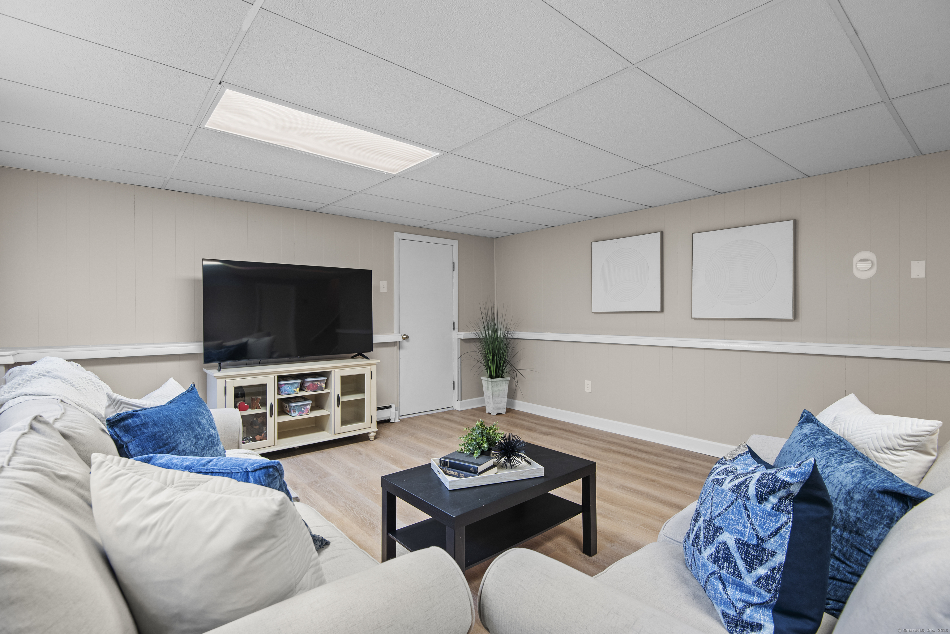 10 Paugusett, Newtown, Connecticut 06482