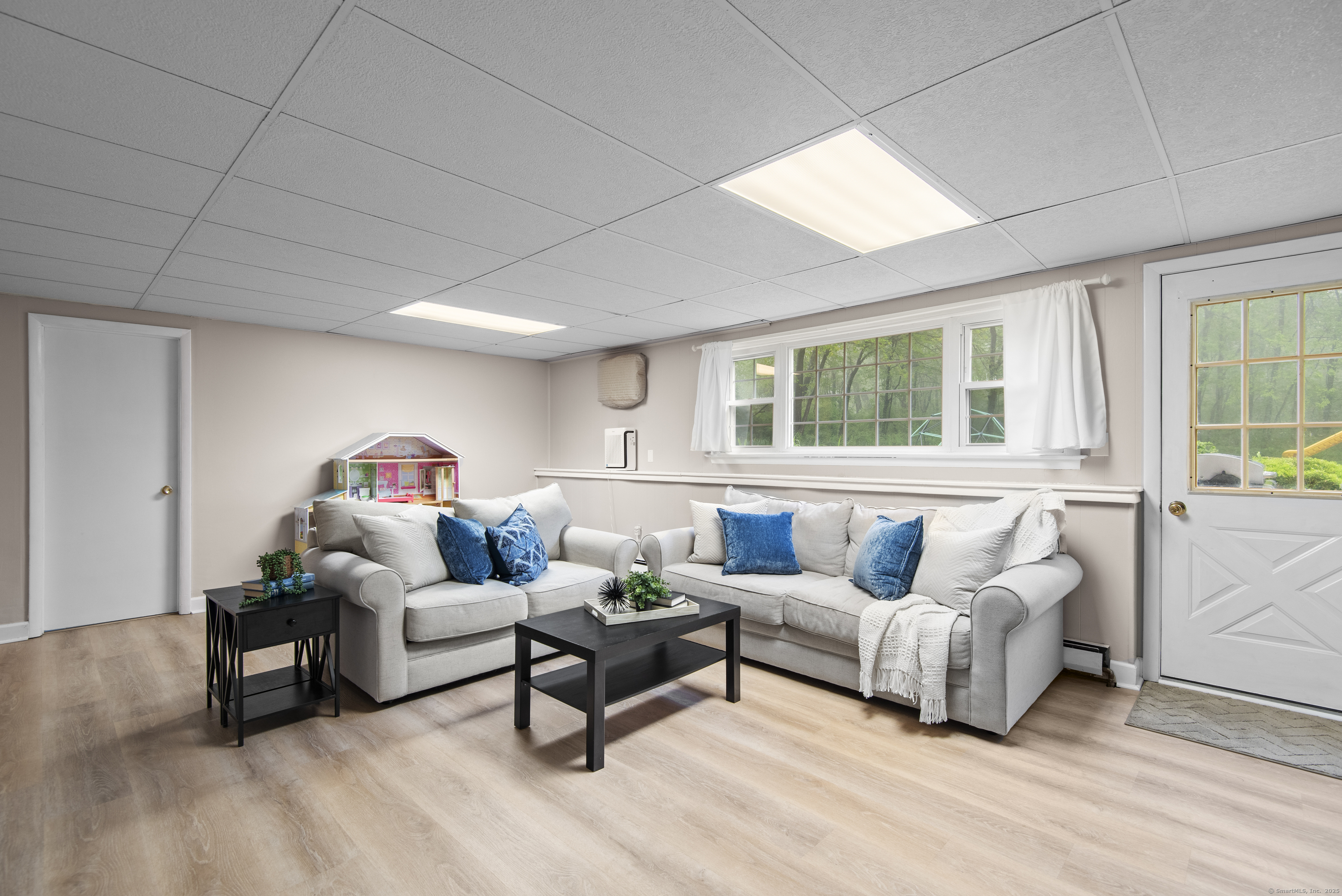 10 Paugusett, Newtown, Connecticut 06482