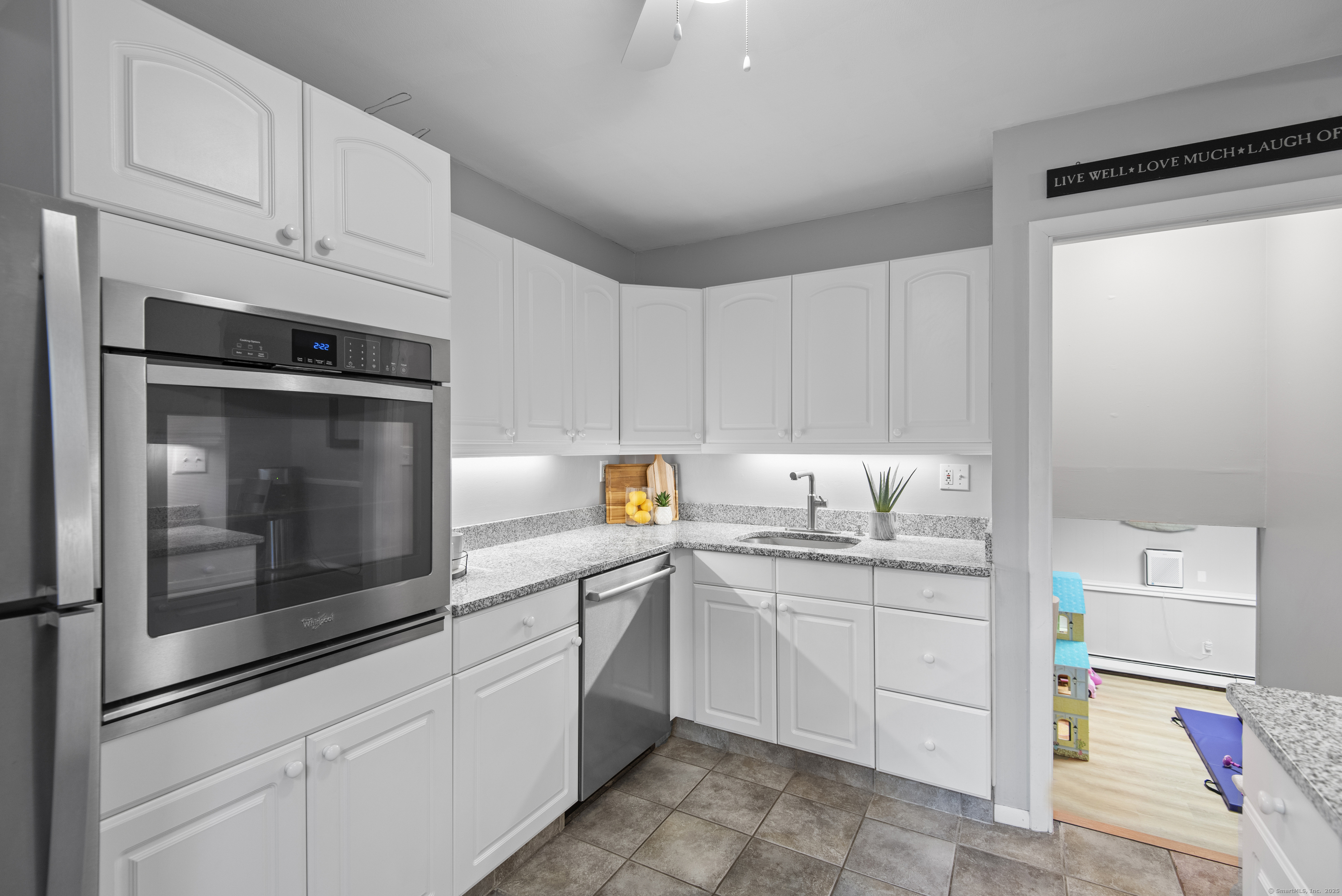 10 Paugusett, Newtown, Connecticut 06482