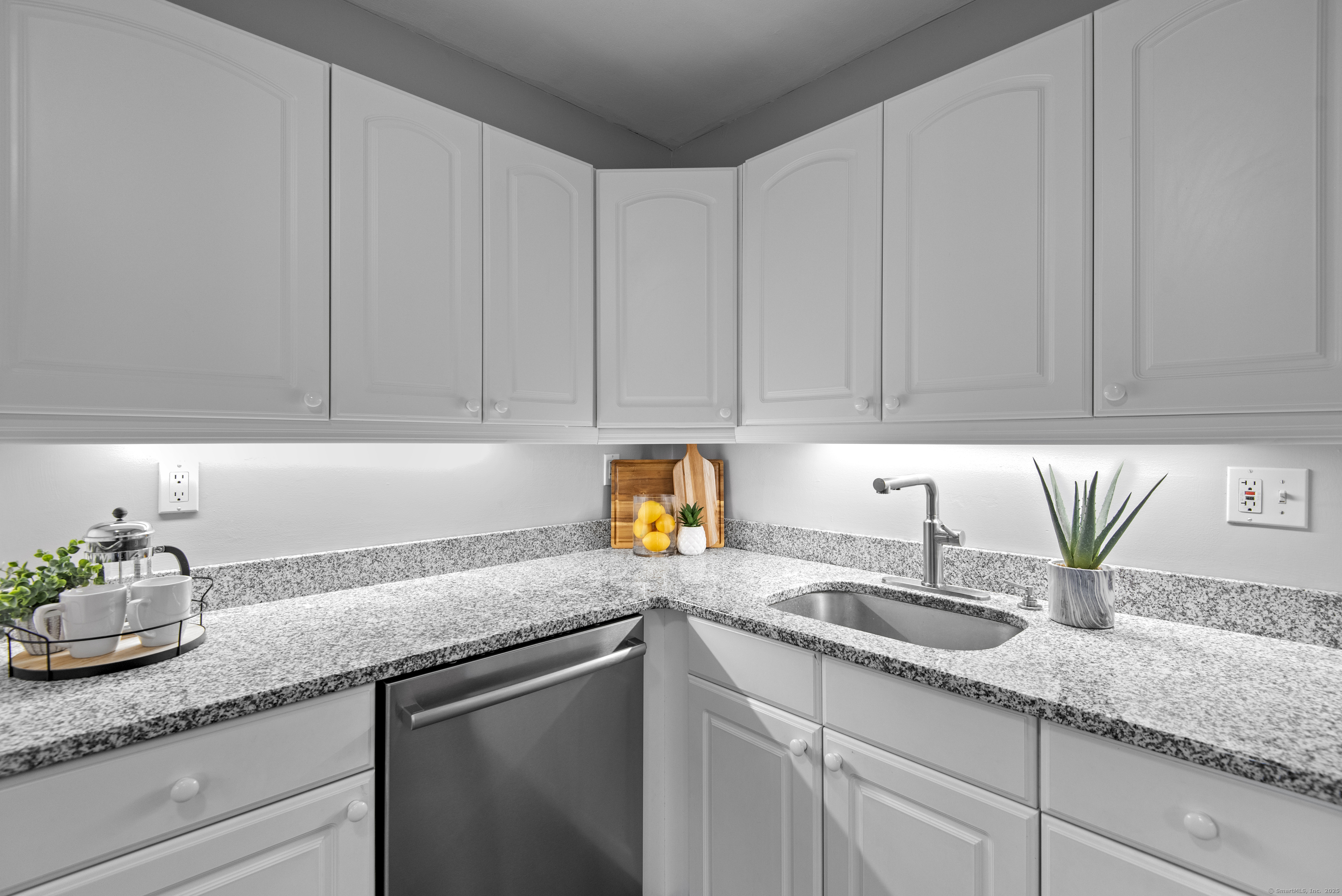 10 Paugusett, Newtown, Connecticut 06482
