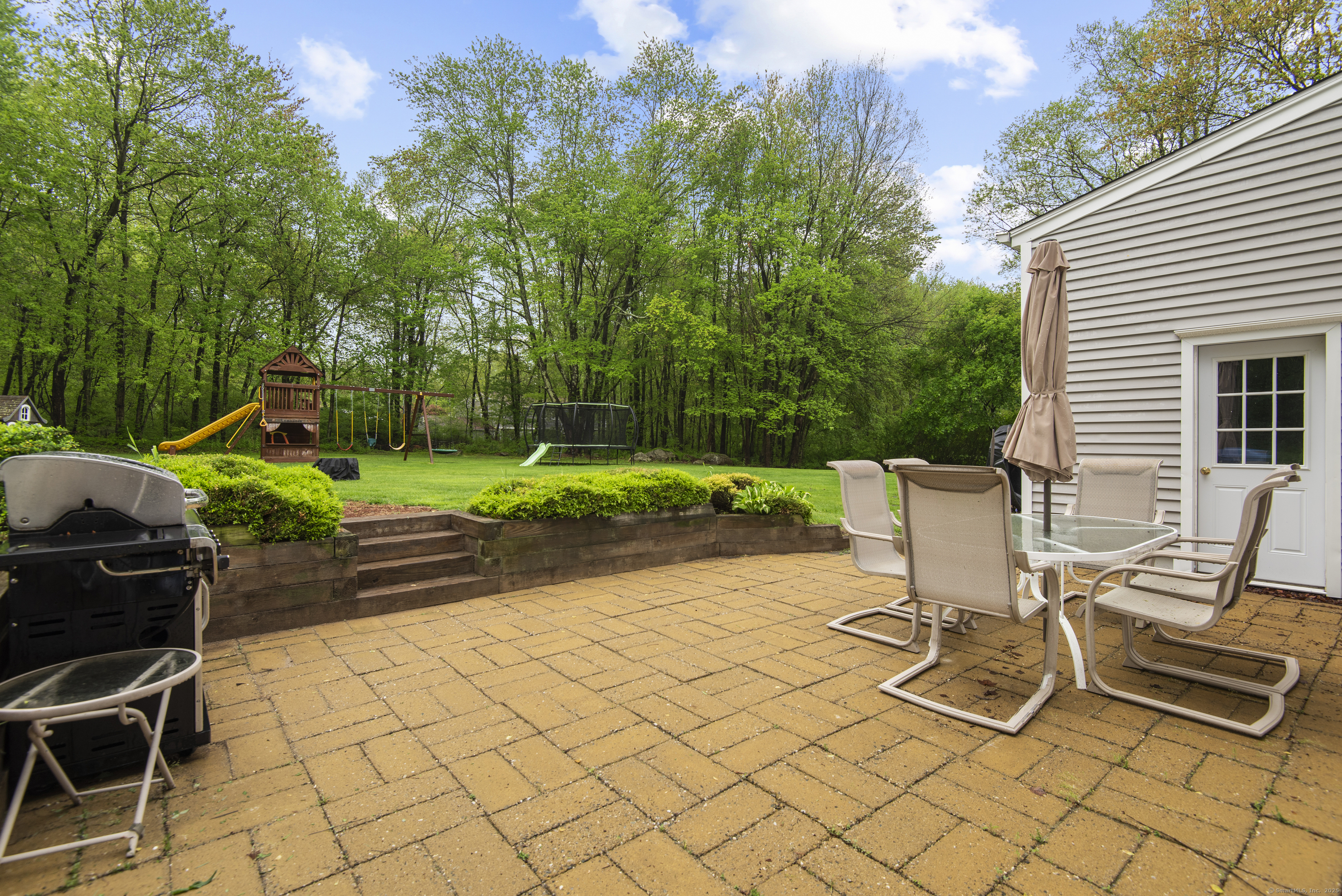 10 Paugusett, Newtown, Connecticut 06482