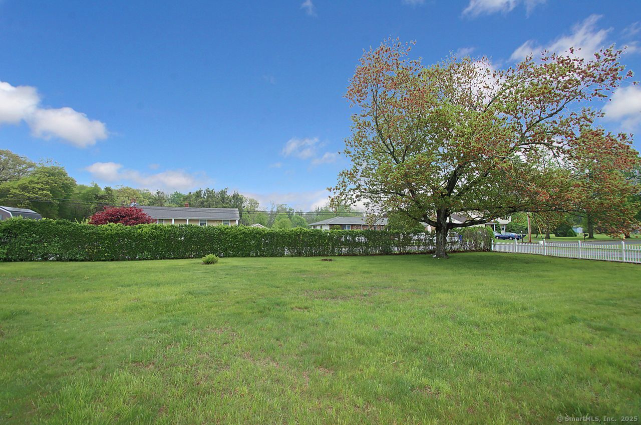 116 Scrub Oak, North Haven, Connecticut 06473
