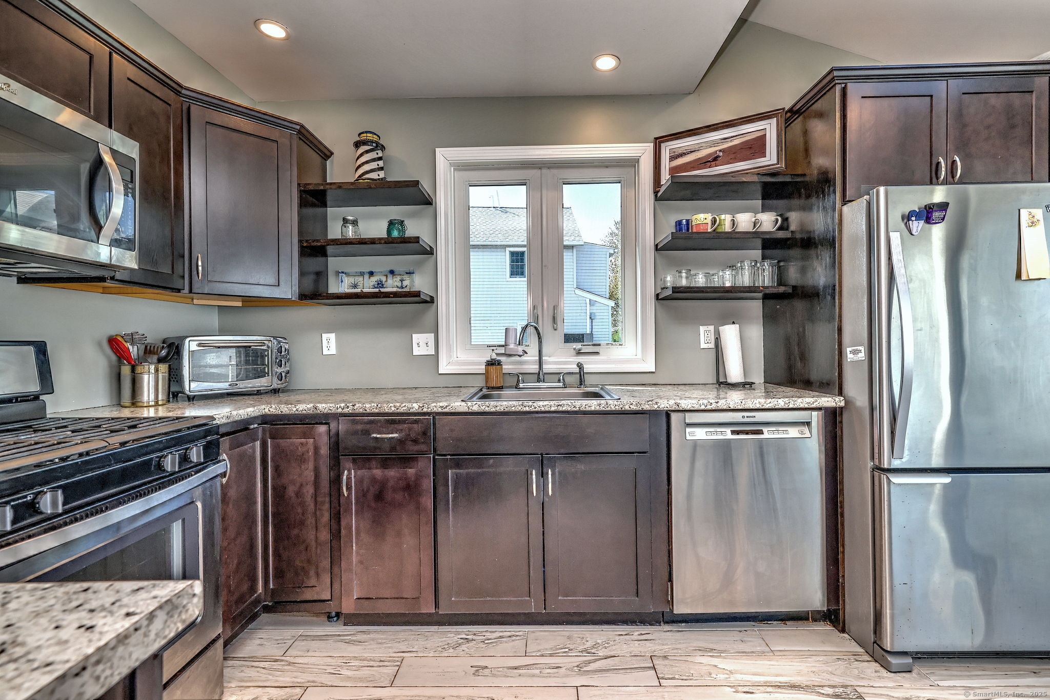 15 Chetwood, Milford, Connecticut 06460