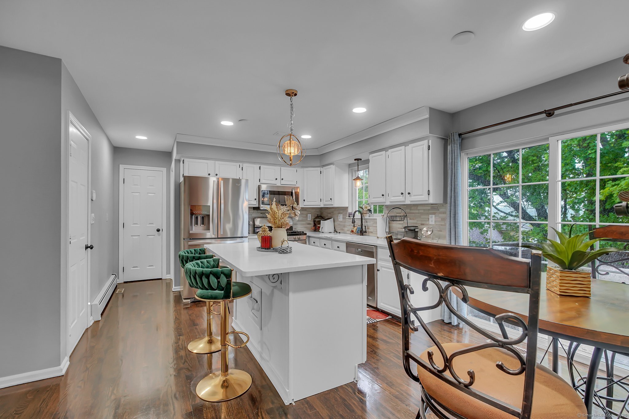37 Lakeview, Shelton, Connecticut 06484