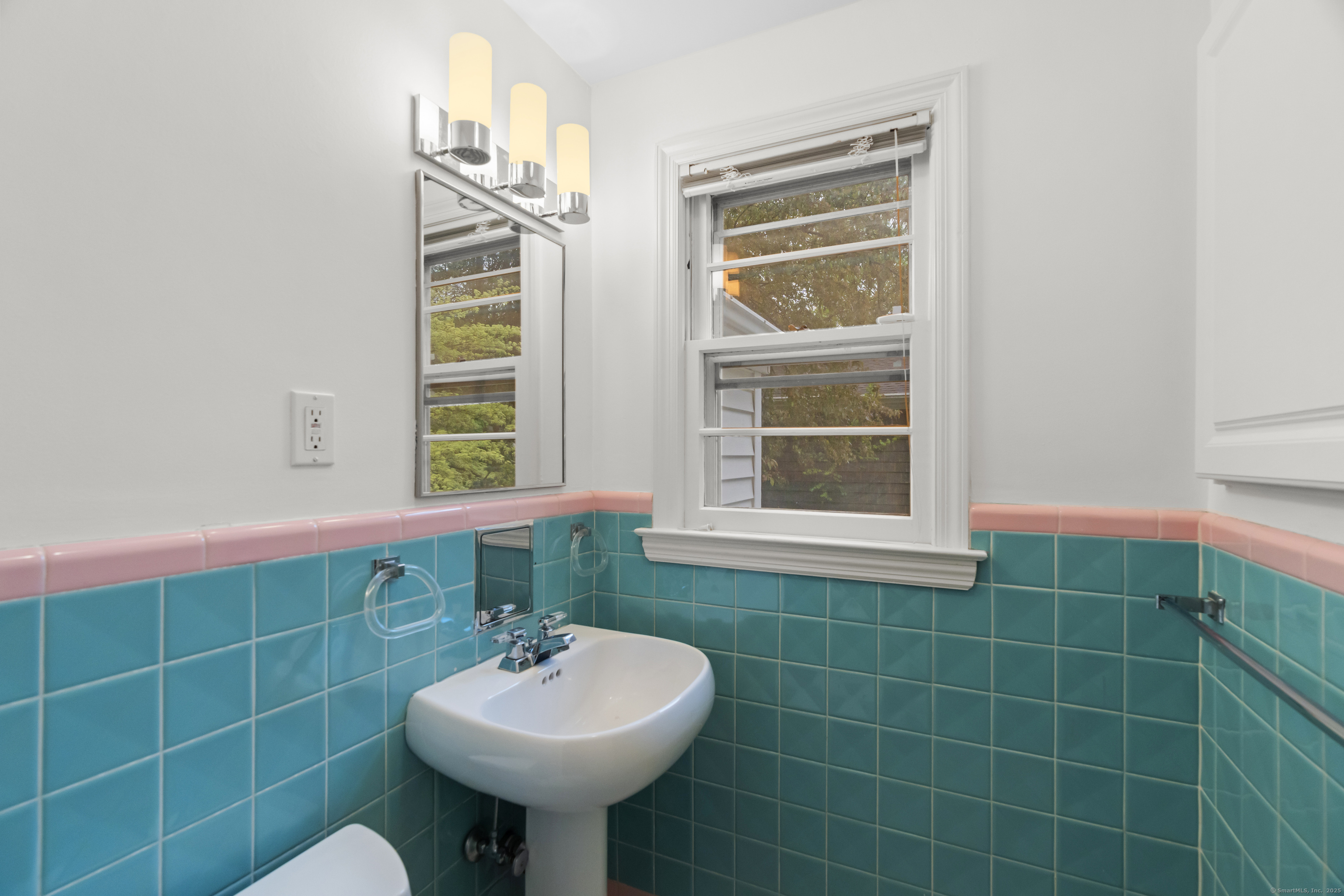 52 Lillibridge, Hamden, Connecticut 06517