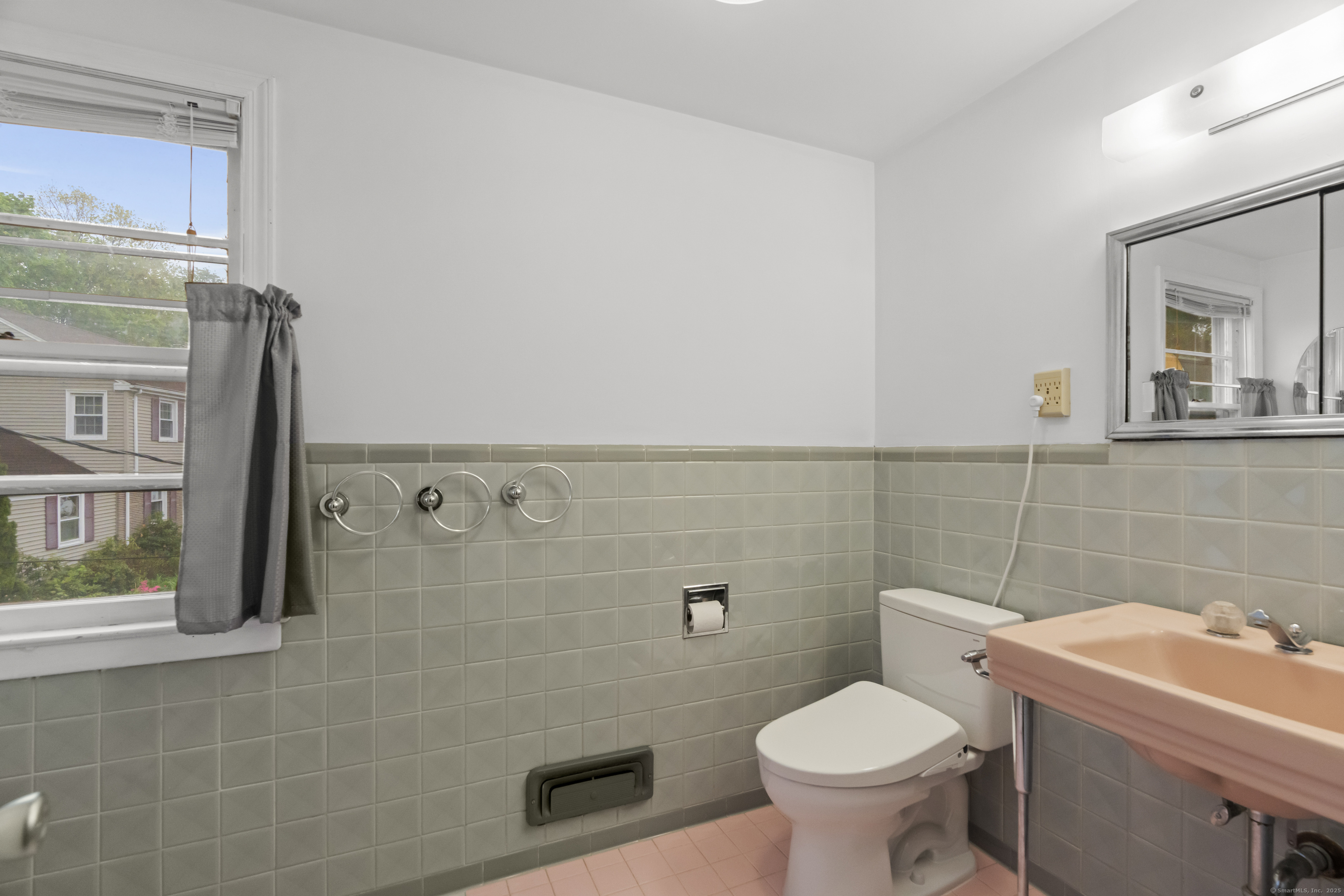 52 Lillibridge, Hamden, Connecticut 06517