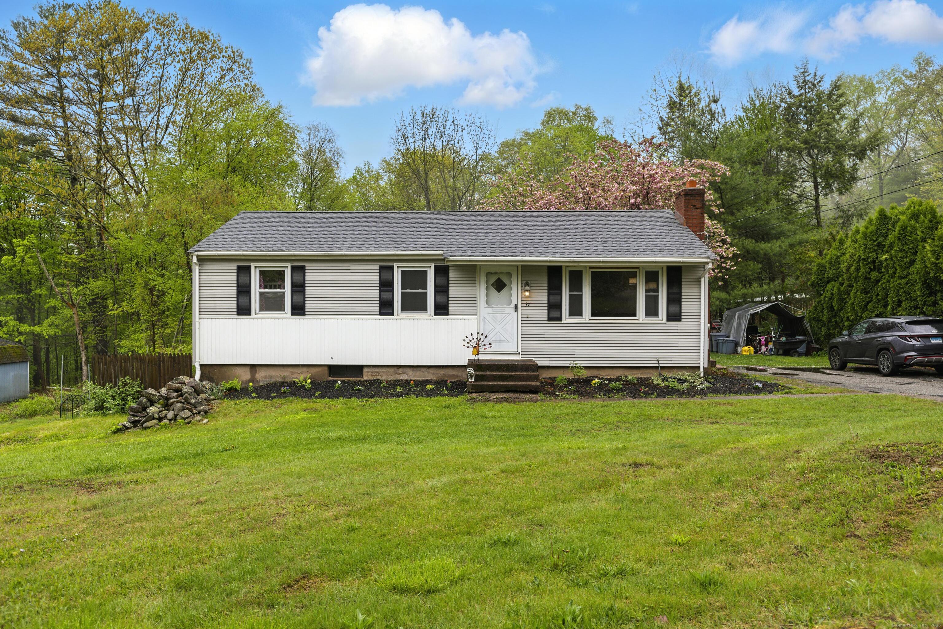 37 Schofield Road Willington CT