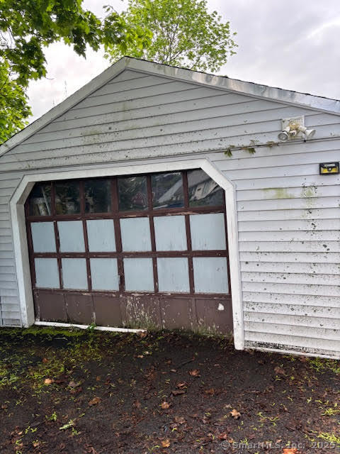16 Glen Hills, Meriden, Connecticut 06451