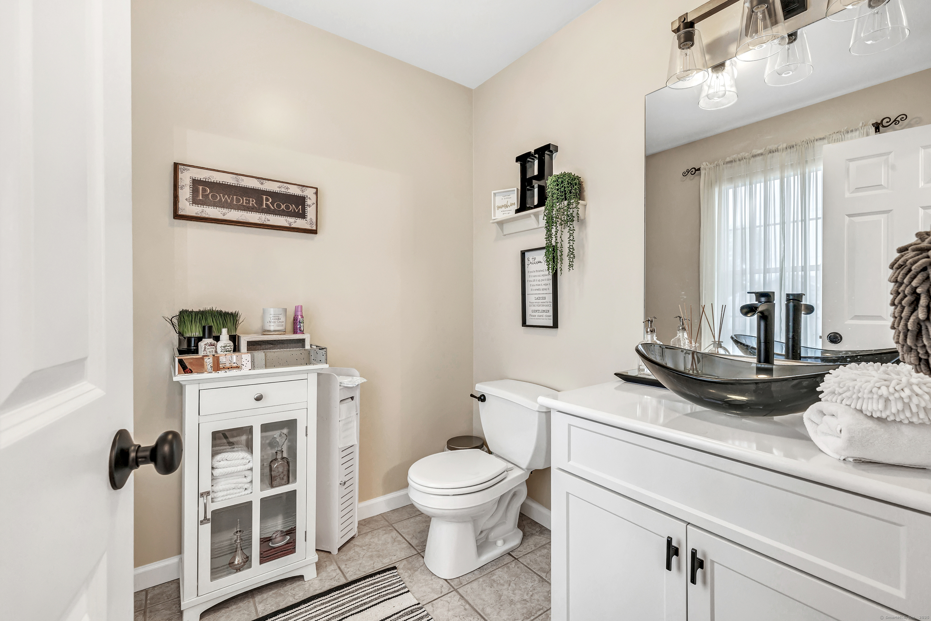 876 Howe, Shelton, Connecticut 06484