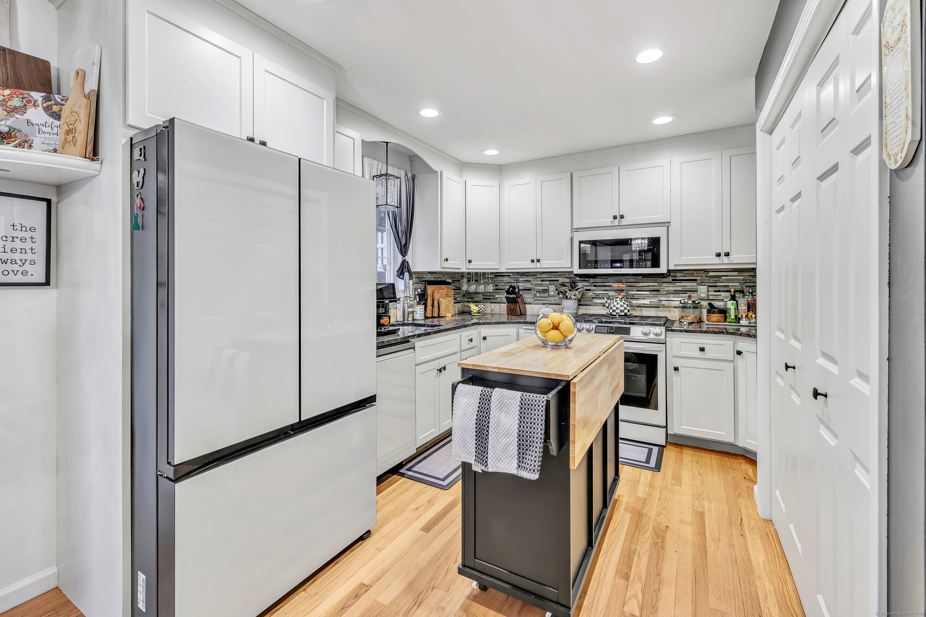 876 Howe, Shelton, Connecticut 06484