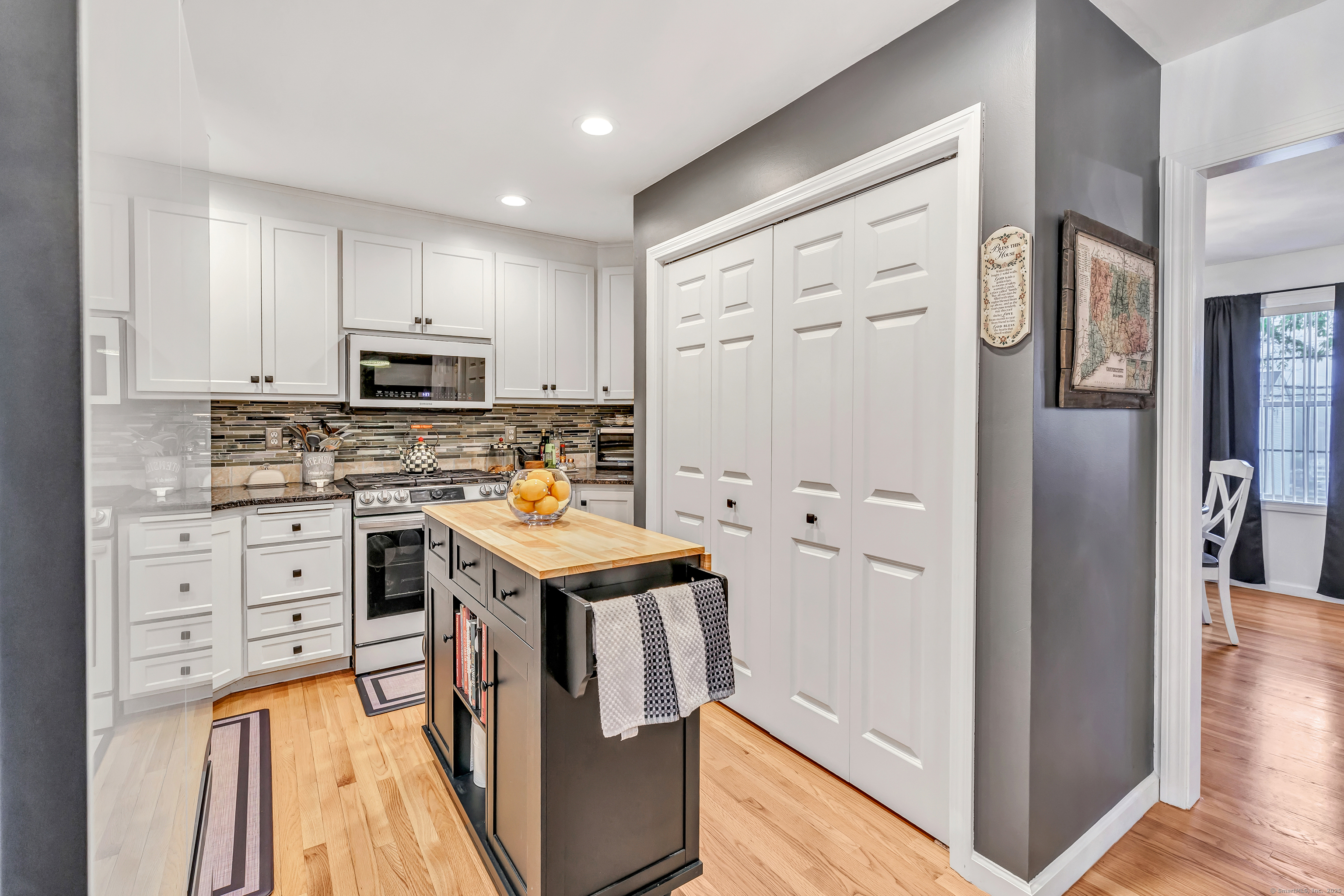 876 Howe, Shelton, Connecticut 06484