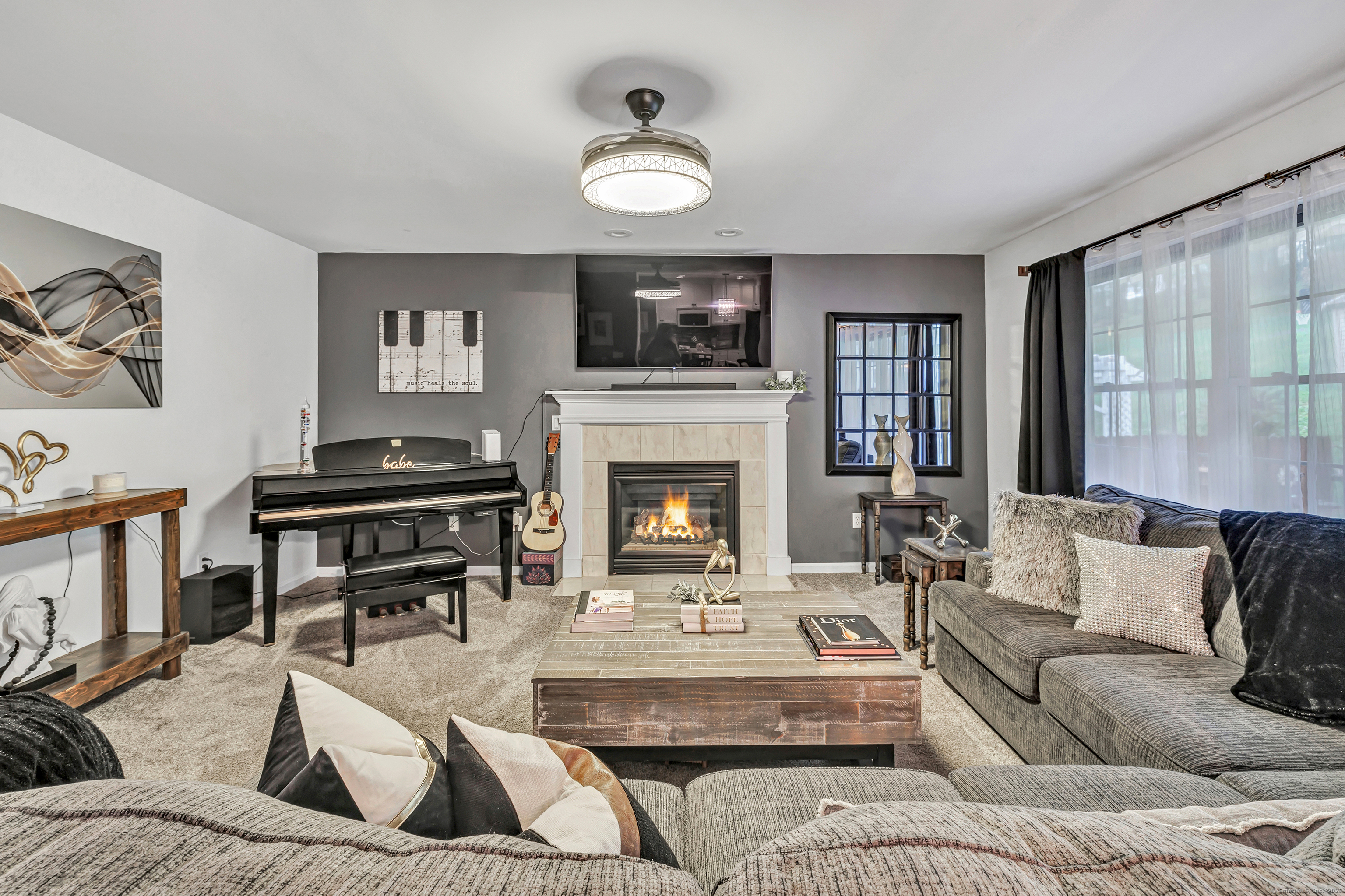 876 Howe, Shelton, Connecticut 06484