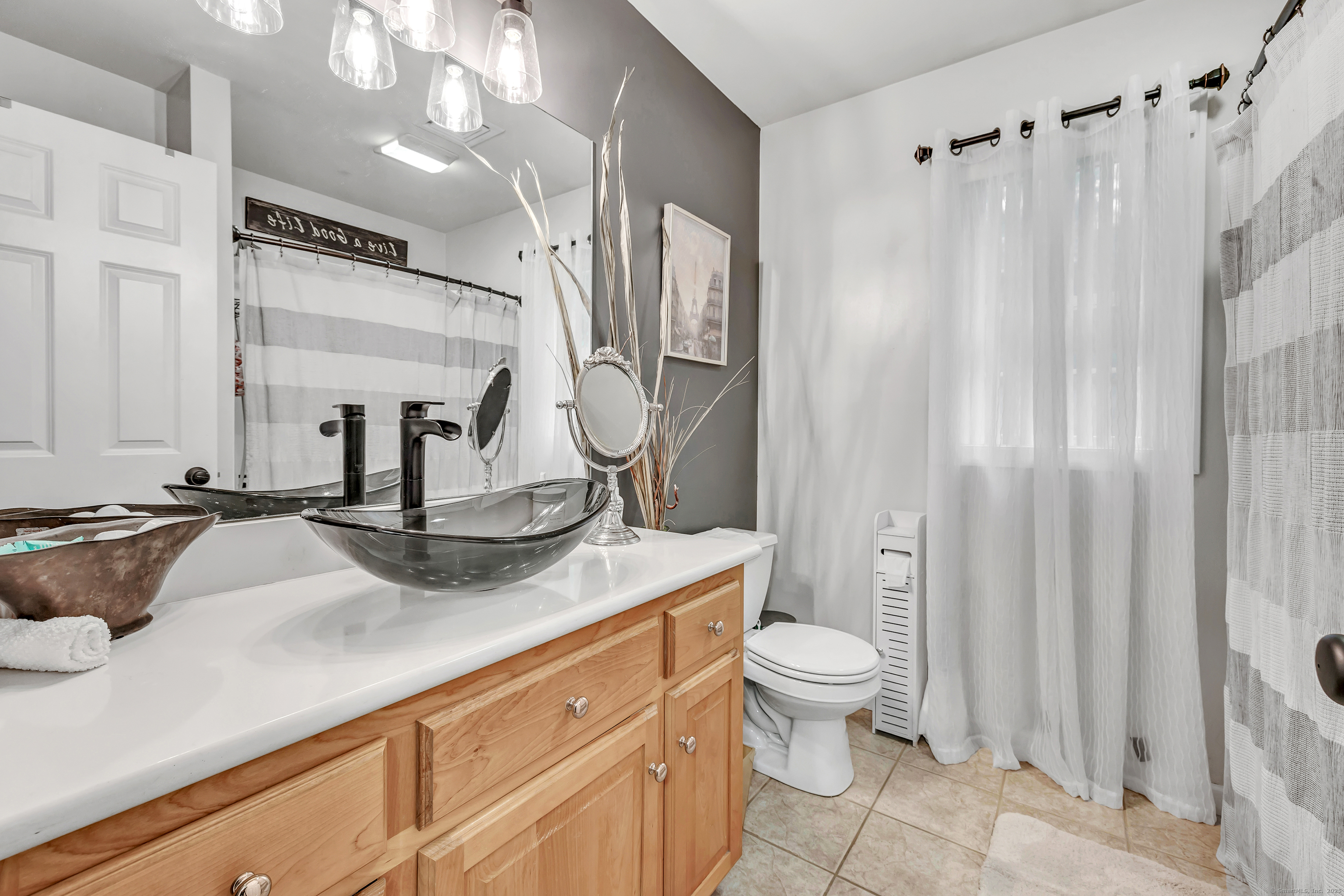 876 Howe, Shelton, Connecticut 06484