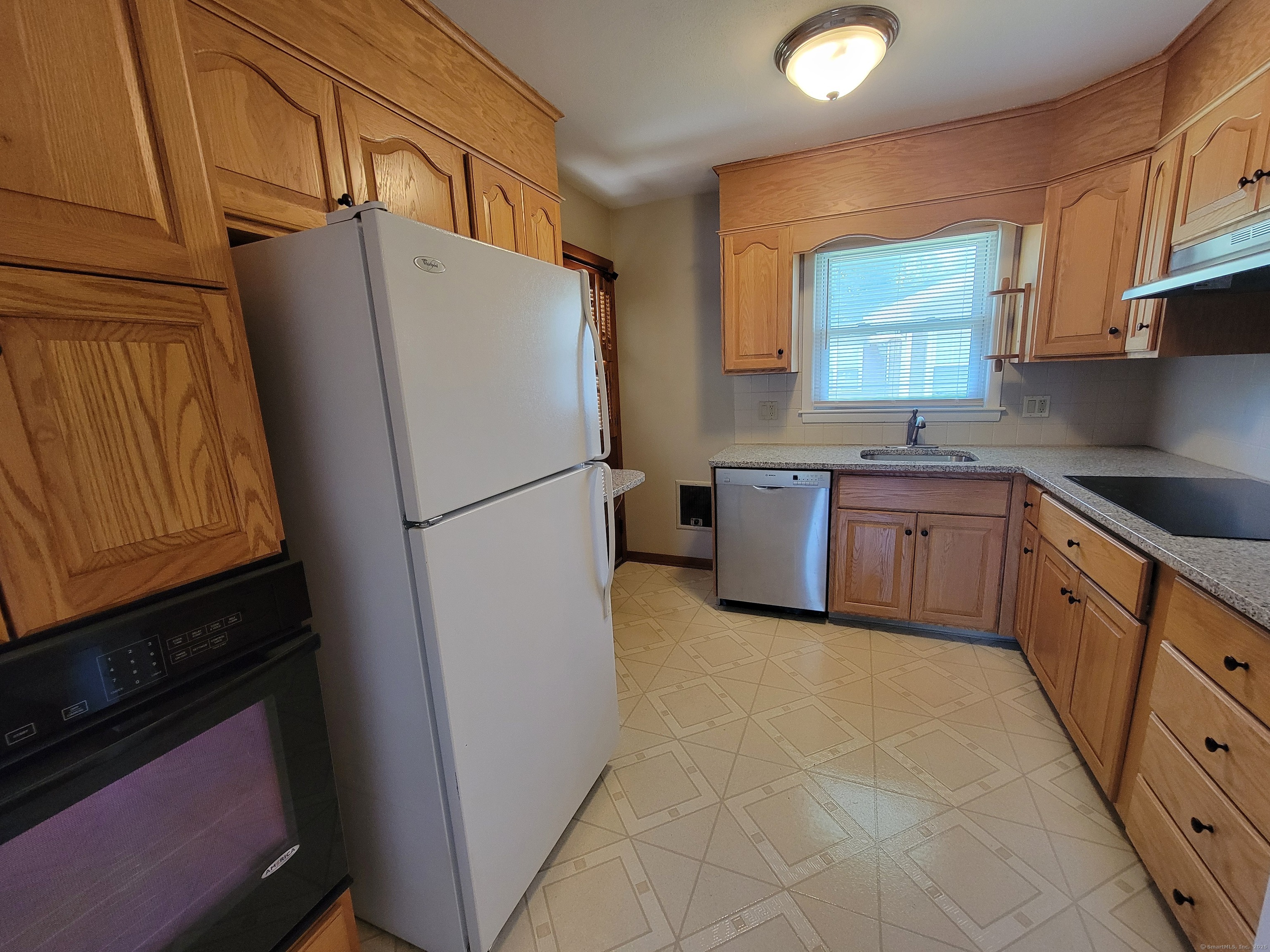 41 Meadow, Hamden, Connecticut 06514