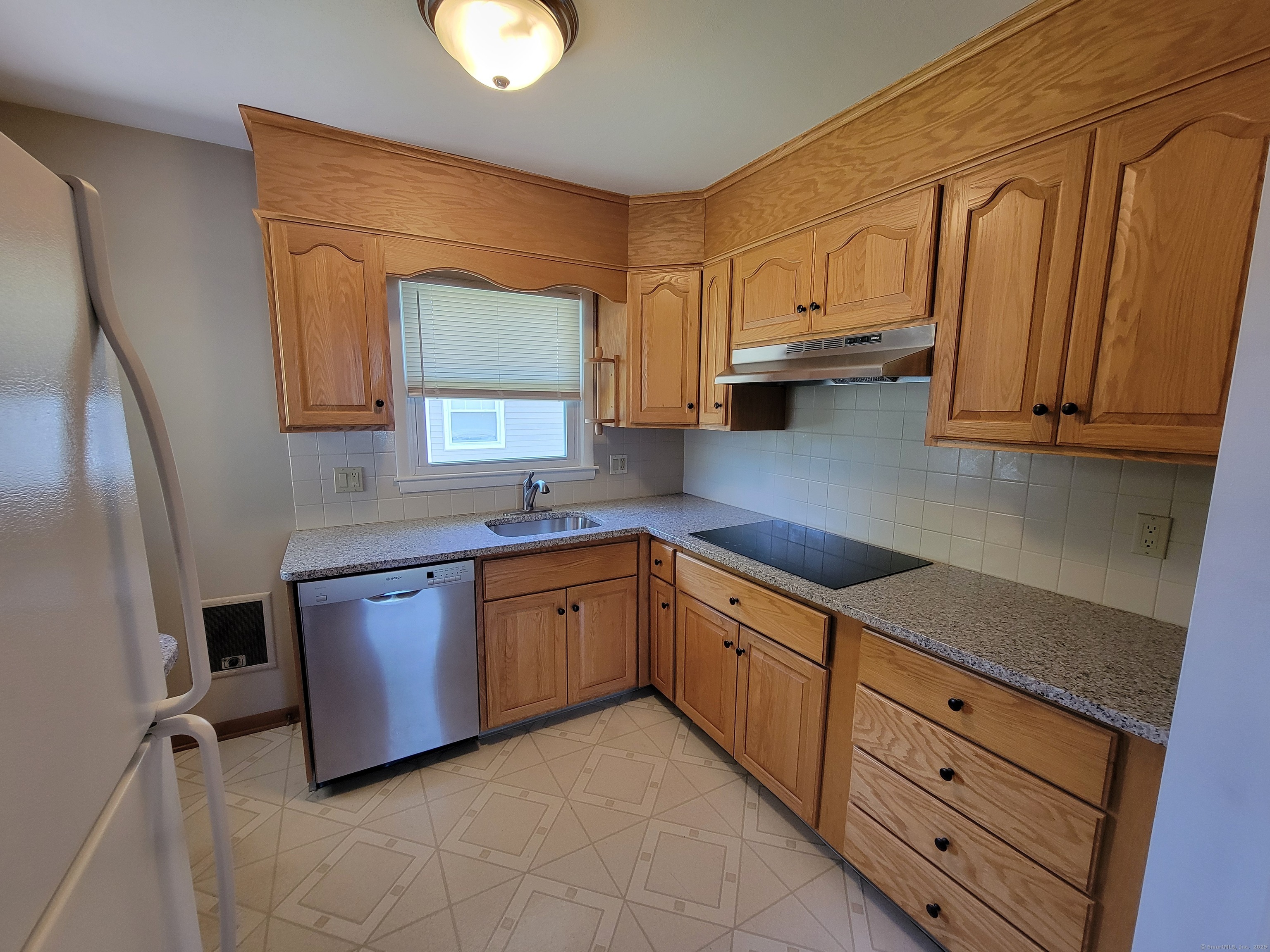 41 Meadow, Hamden, Connecticut 06514