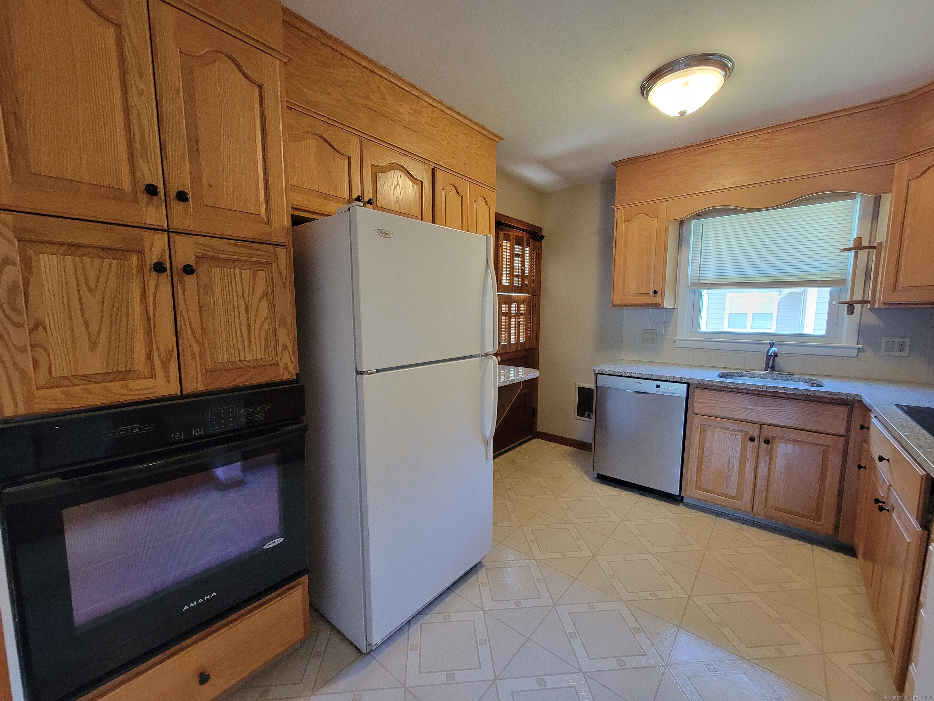 41 Meadow, Hamden, Connecticut 06514