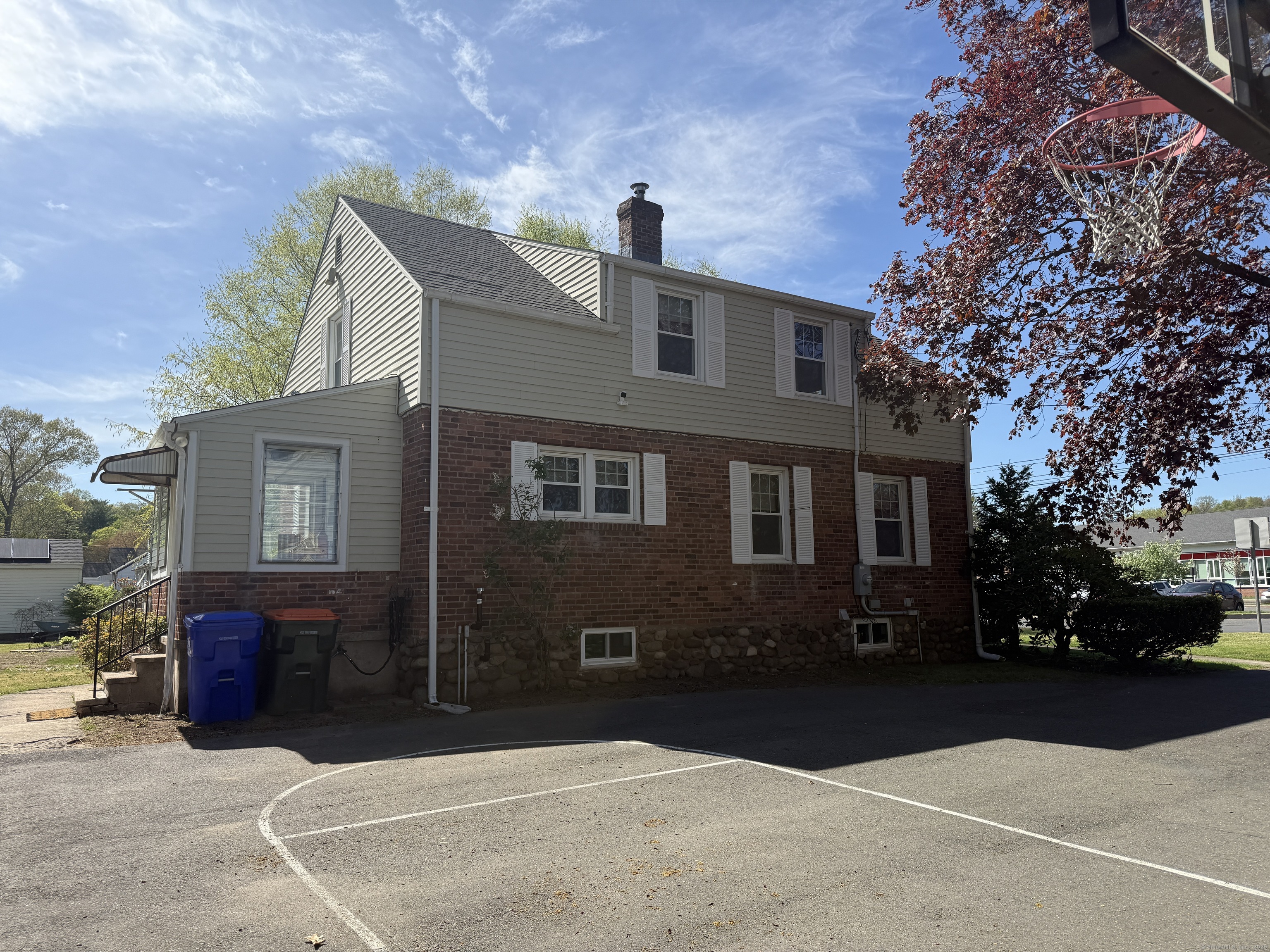 30 May, Meriden, Connecticut 06451