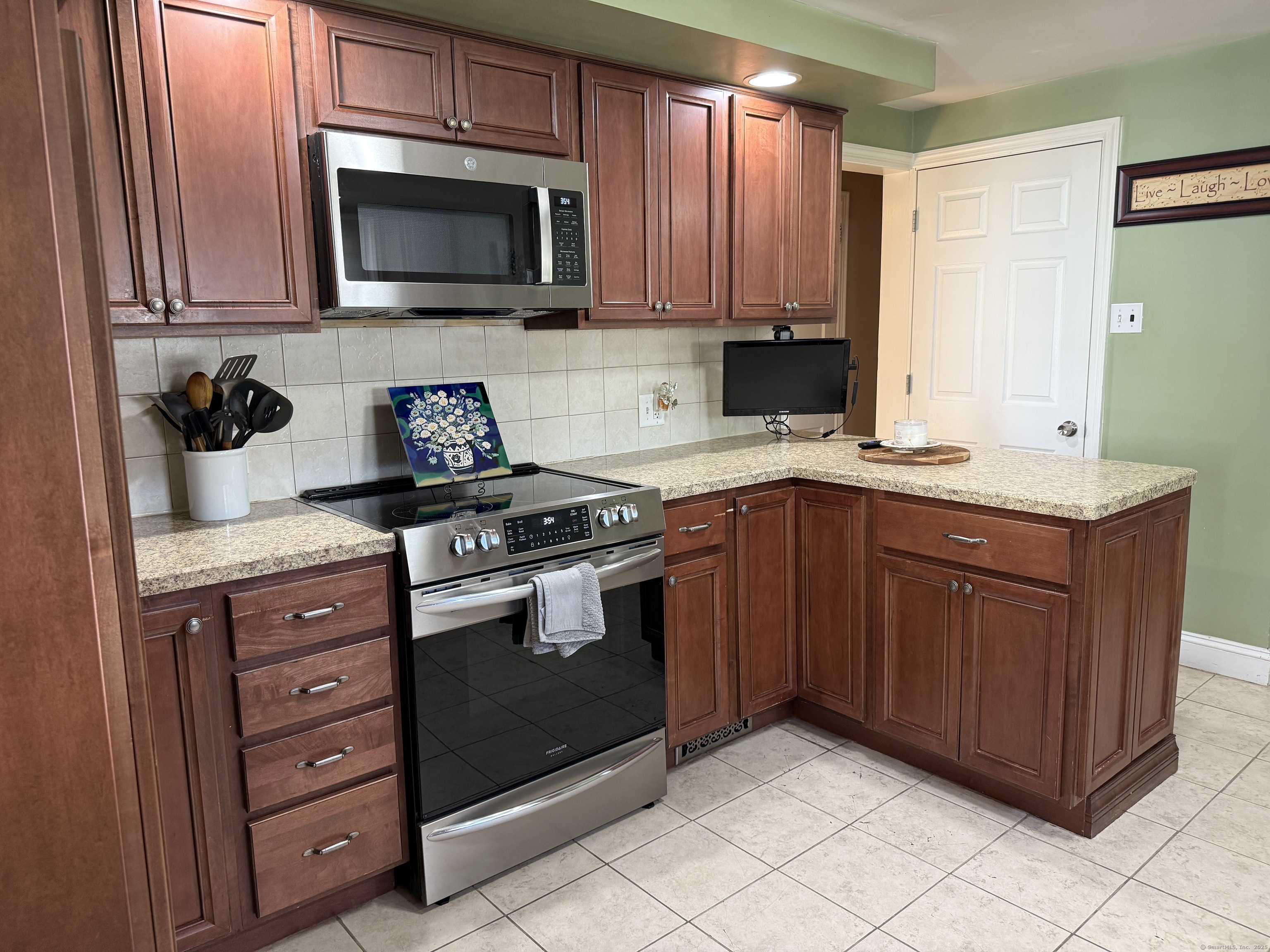 30 May, Meriden, Connecticut 06451