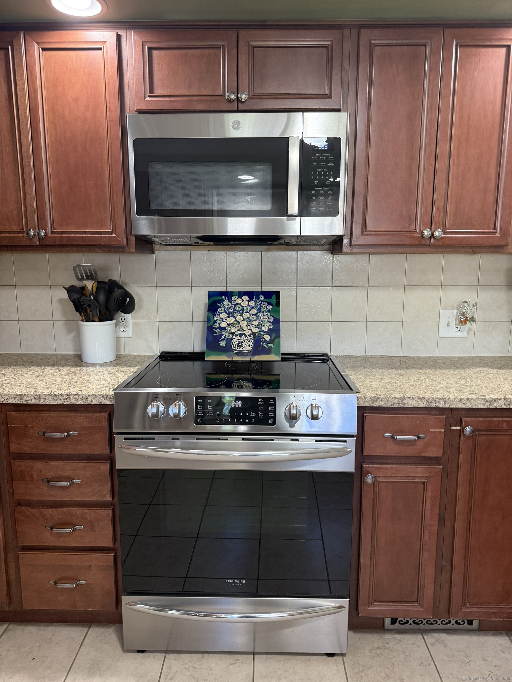 30 May, Meriden, Connecticut 06451