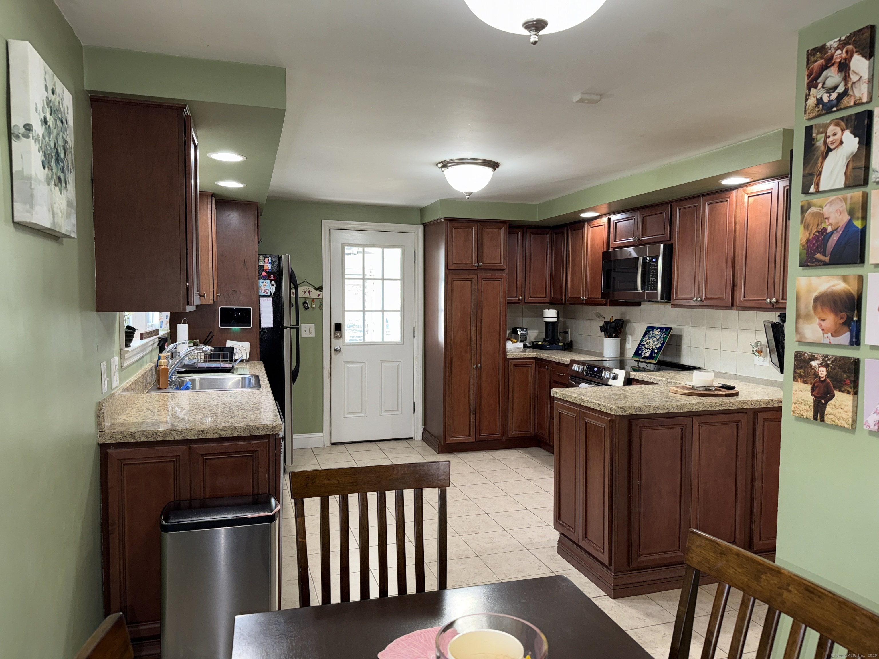 30 May, Meriden, Connecticut 06451