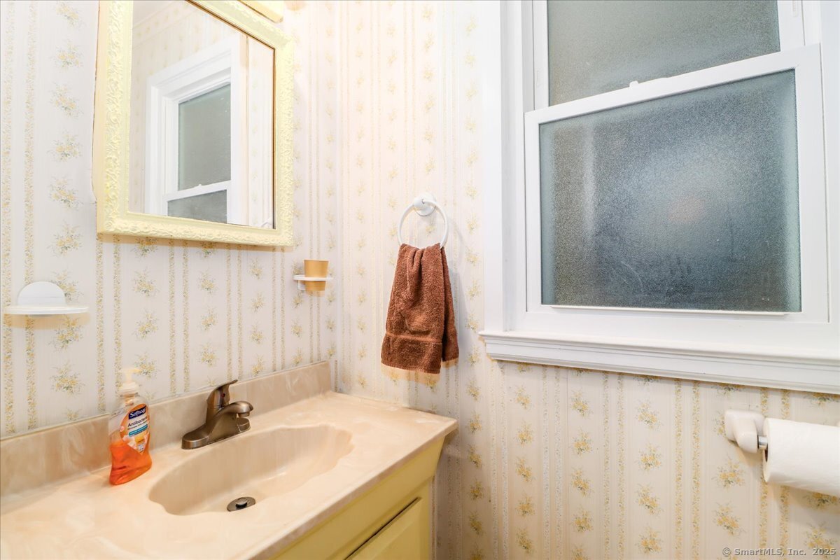 74 Ridge Park, Stamford, Connecticut 06905