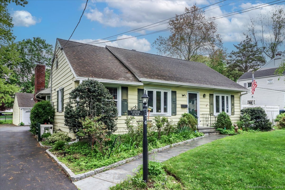 74 Ridge Park, Stamford, Connecticut 06905