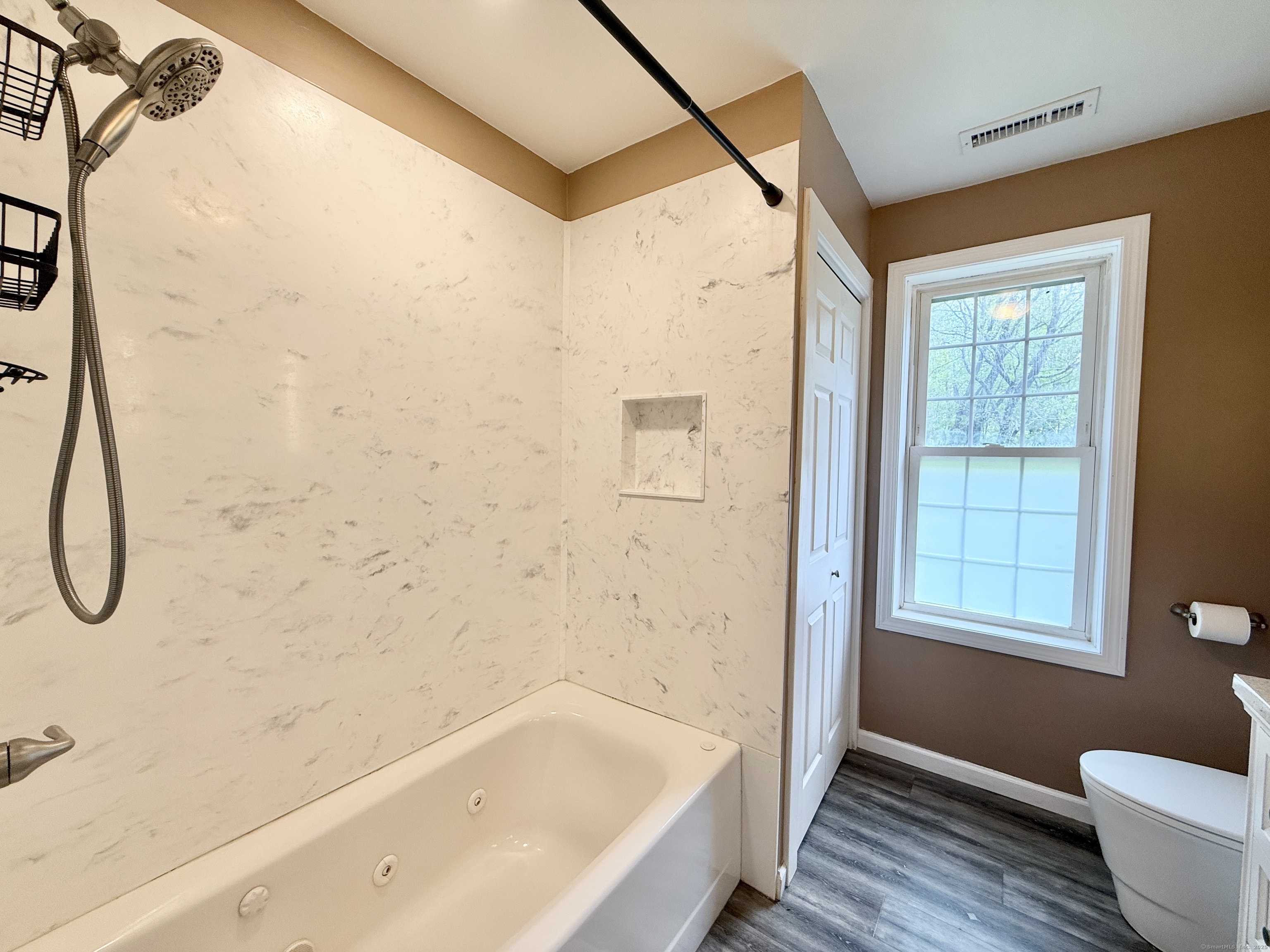 39 Peach Farm, Oxford, Connecticut 06478