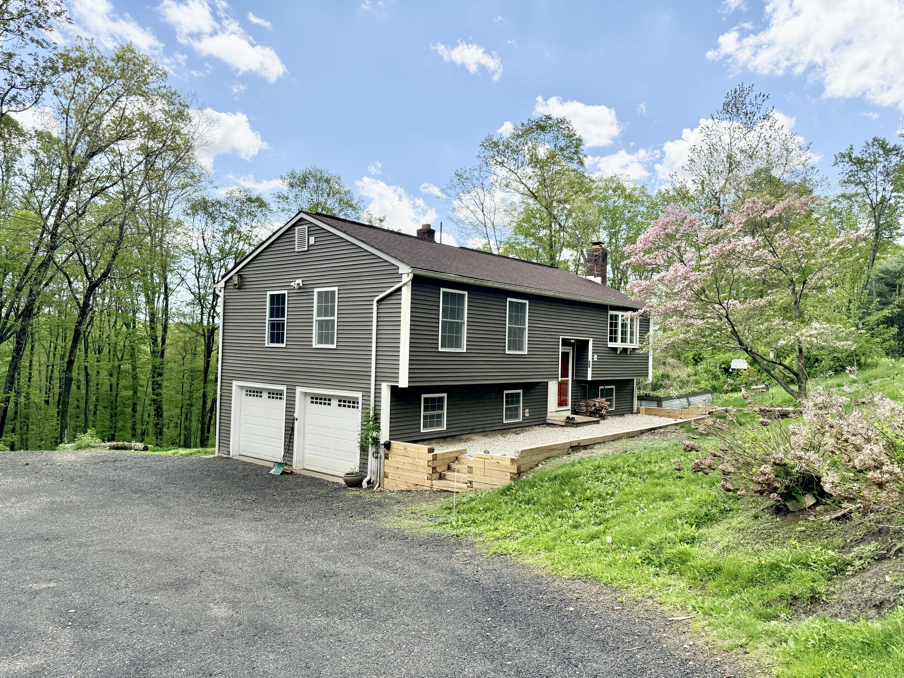39 Peach Farm, Oxford, Connecticut 06478
