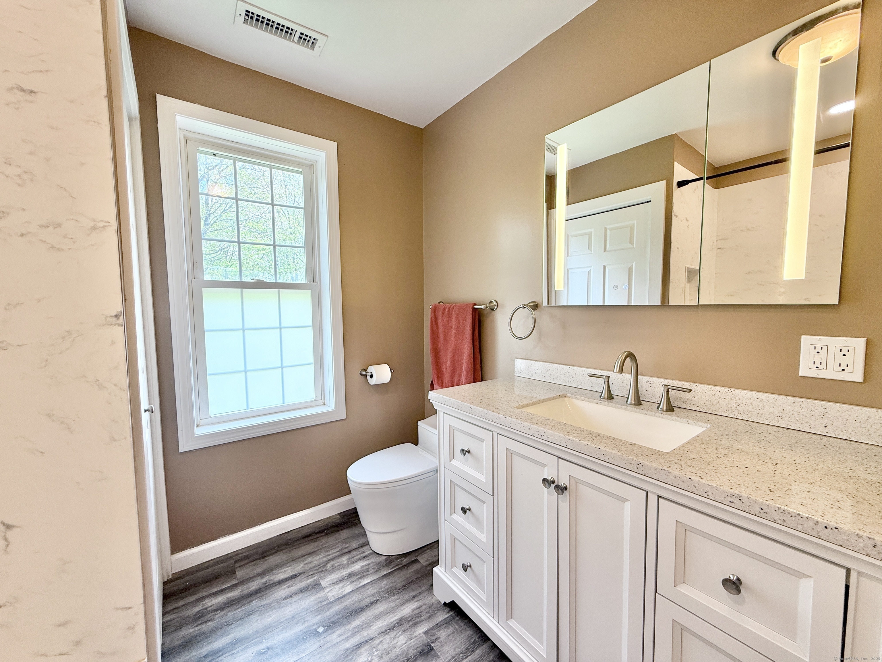 39 Peach Farm, Oxford, Connecticut 06478
