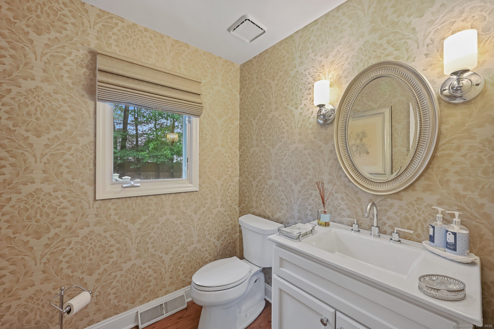 1 Braybourne, Norwalk, Connecticut 06855