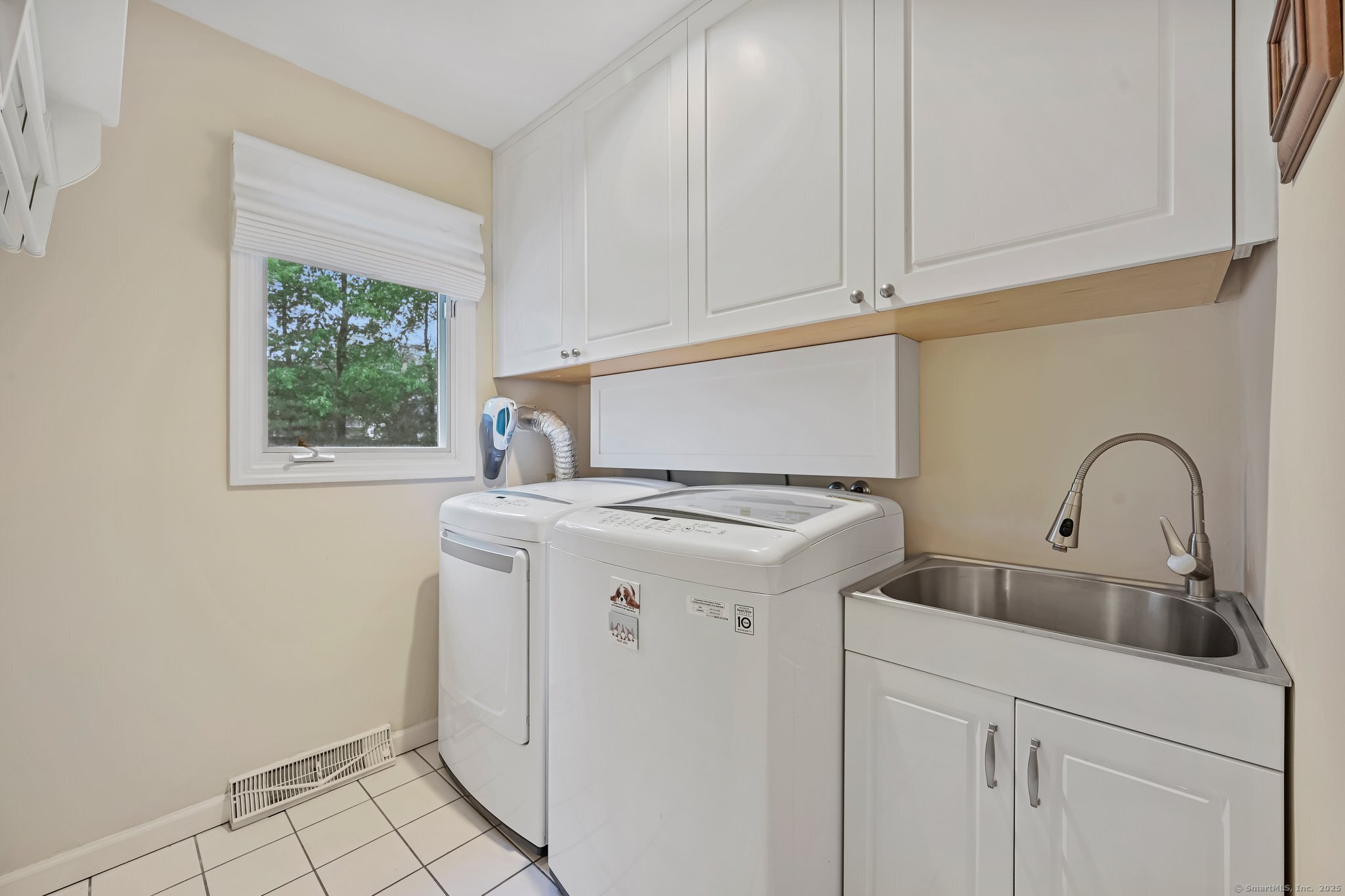 1 Braybourne, Norwalk, Connecticut 06855