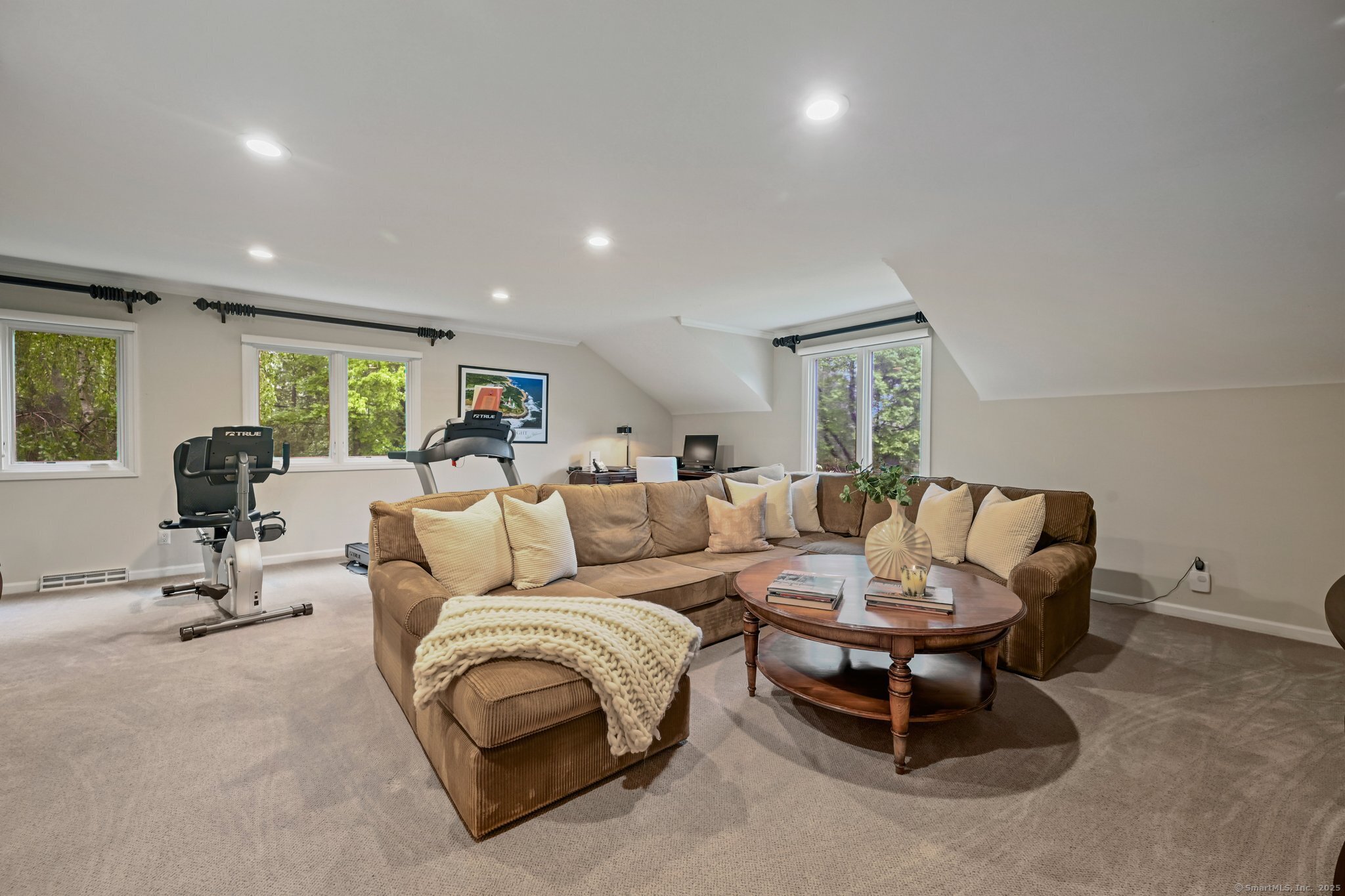 1 Braybourne, Norwalk, Connecticut 06855