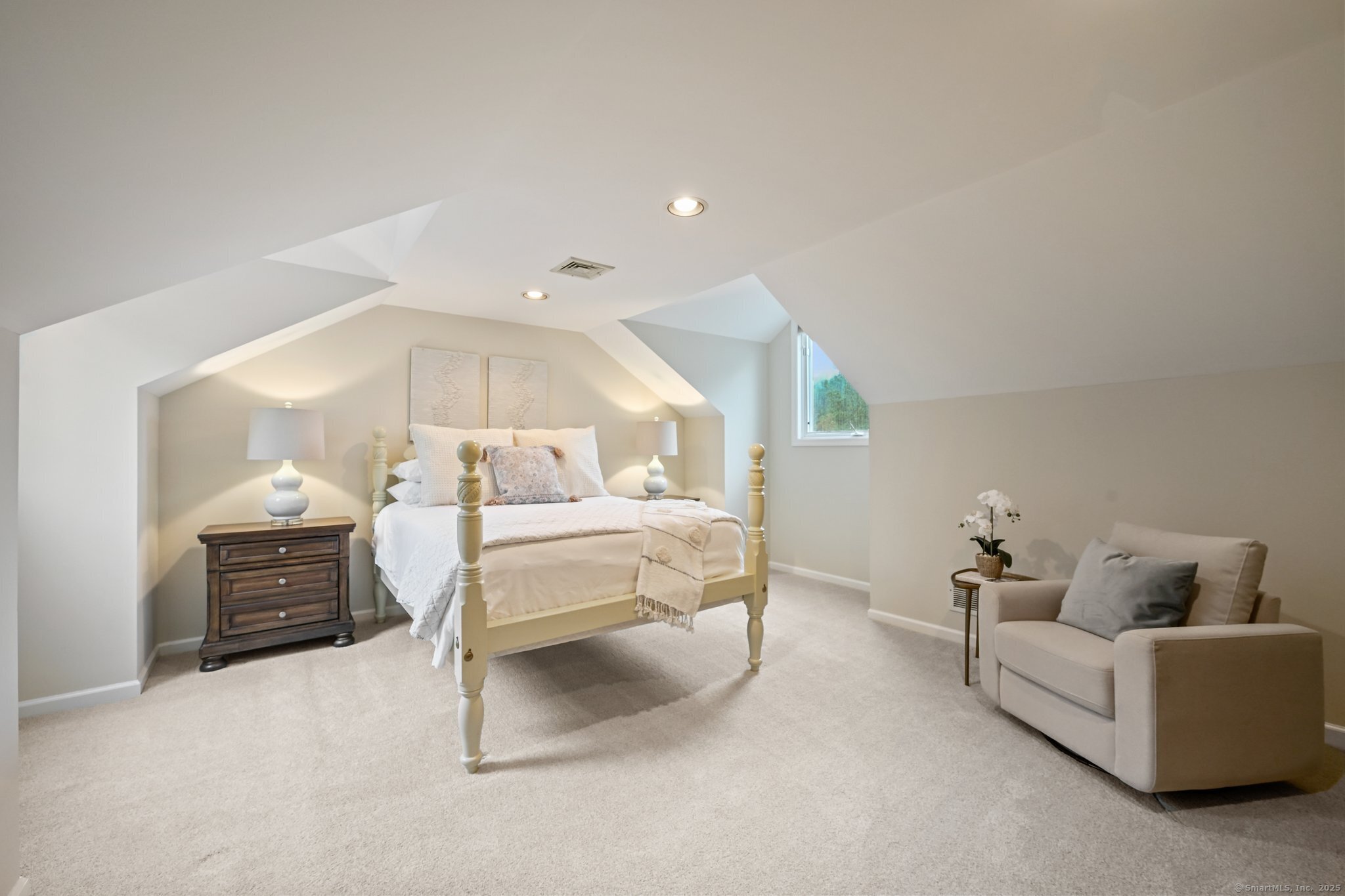 1 Braybourne, Norwalk, Connecticut 06855