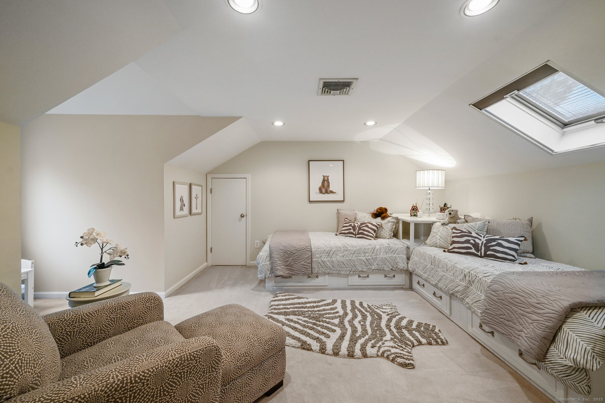 1 Braybourne, Norwalk, Connecticut 06855