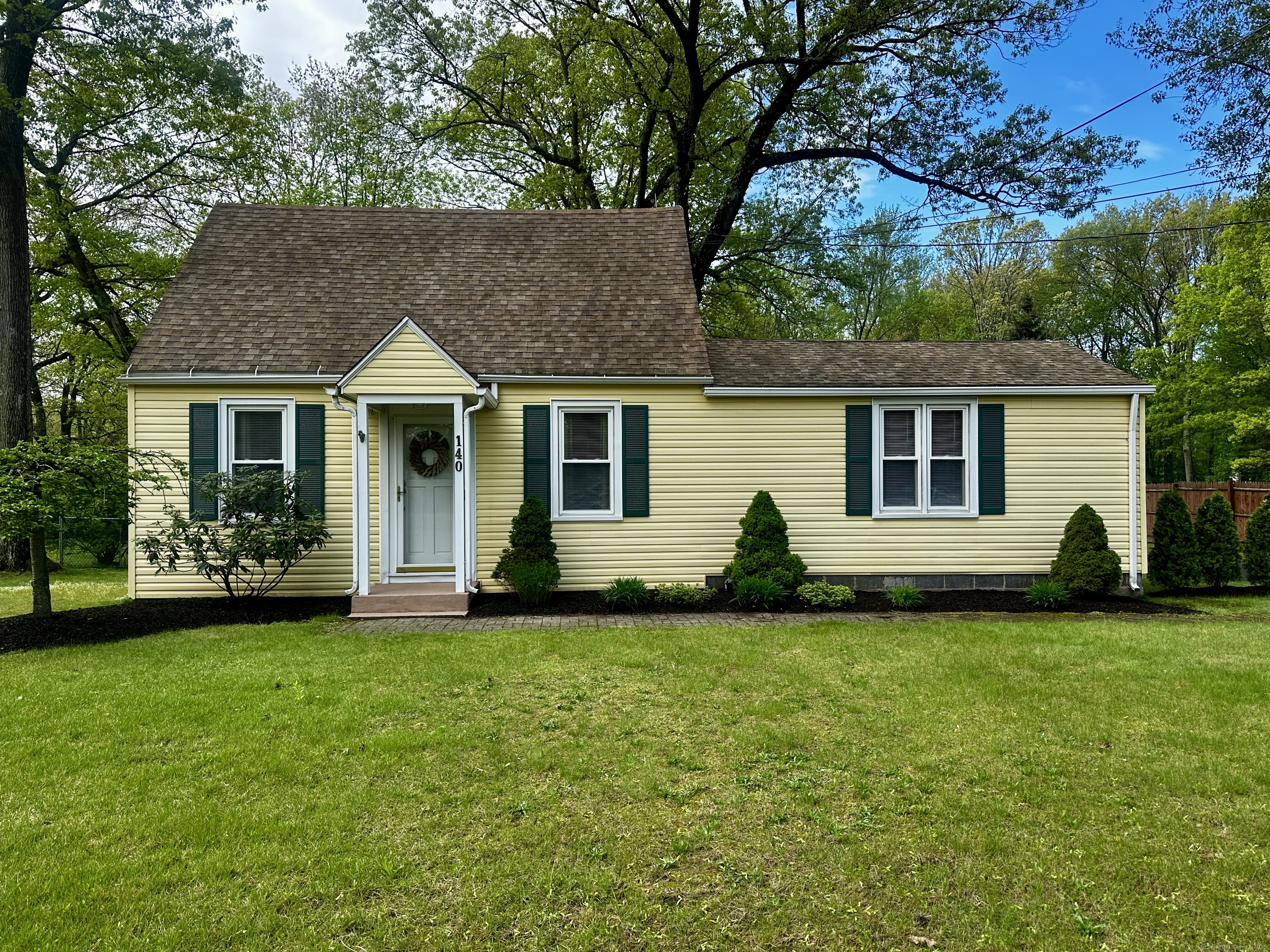 140 Clintonville, North Haven, Connecticut 06473