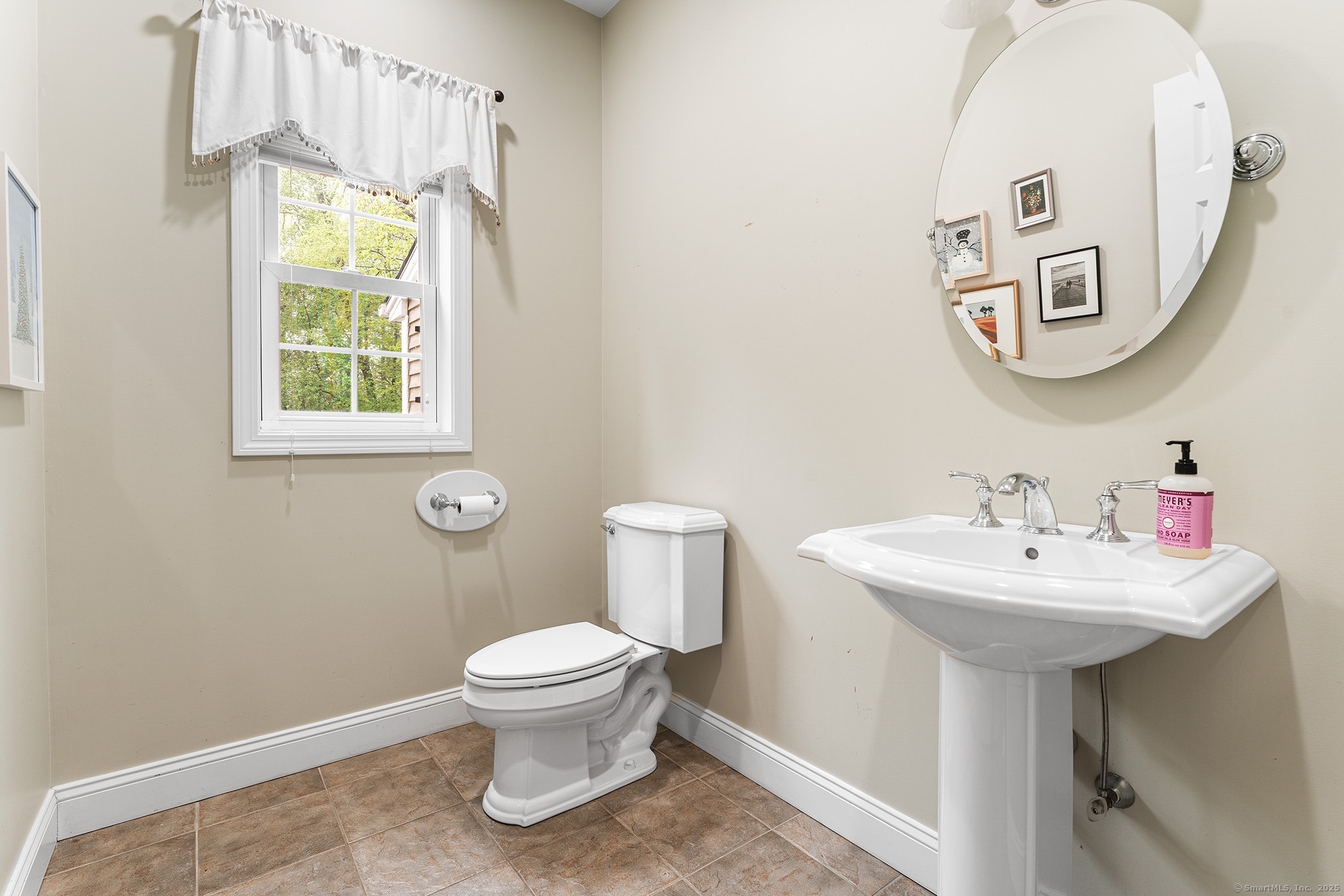 11 Aldo, Woodbridge, Connecticut 06525