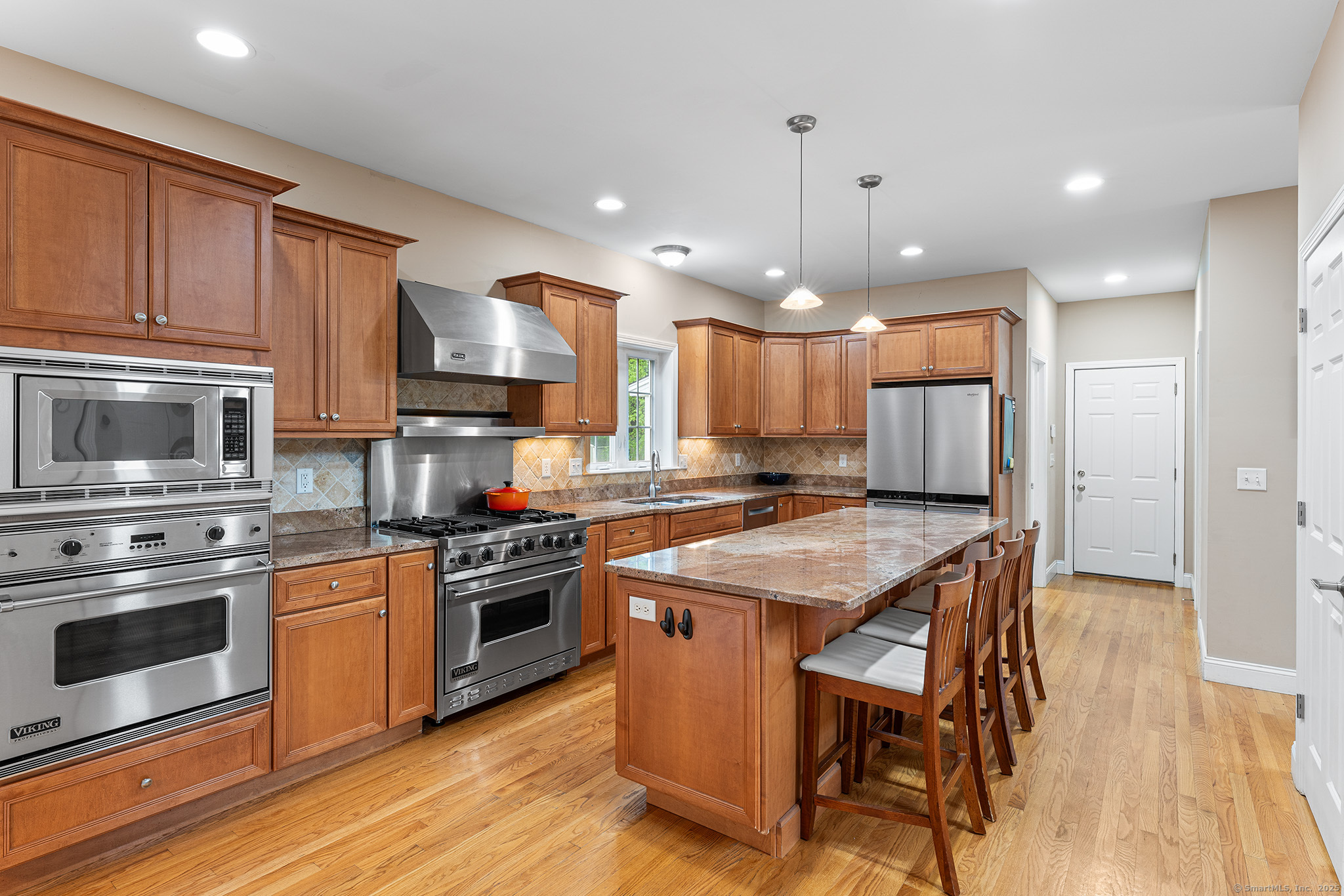 11 Aldo, Woodbridge, Connecticut 06525