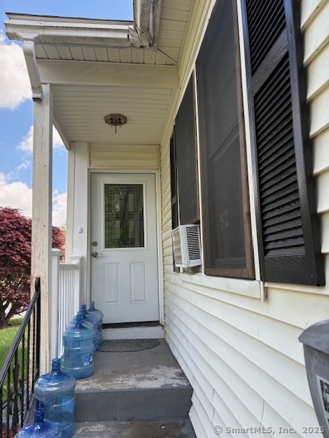 52 Glenbrook, Waterbury, Connecticut 06705